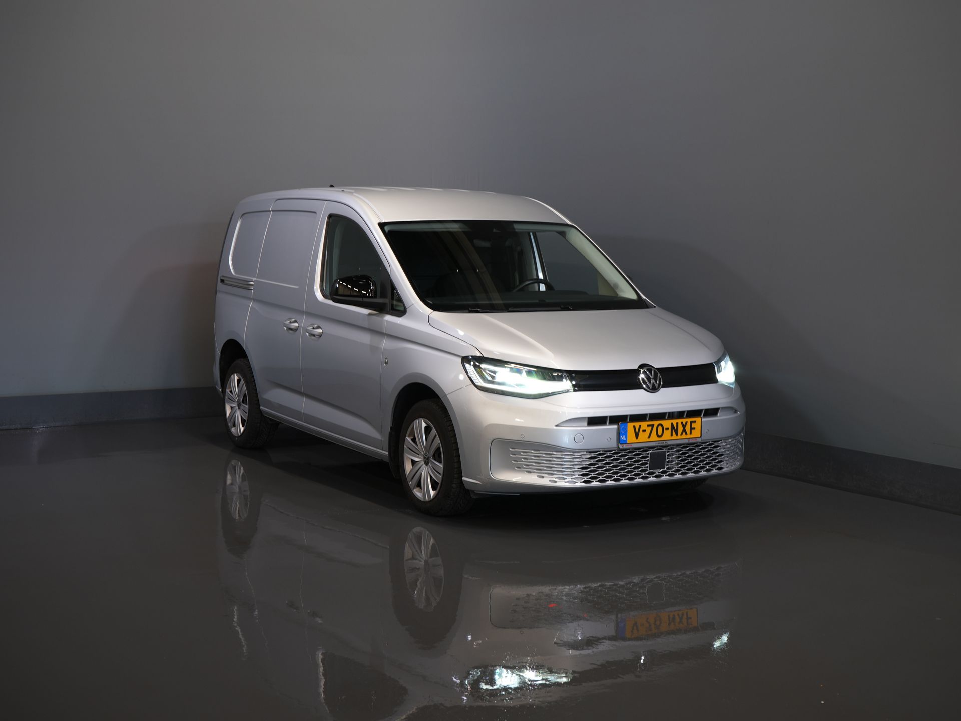 Volkswagen Caddy Cargo Van 2.0 TDI 125 PS DSG Aut. LED/ Standheizung/ Carplay/ Sitzheizung/ Klimaanlage/ Kamera/ Cruise/ PDC