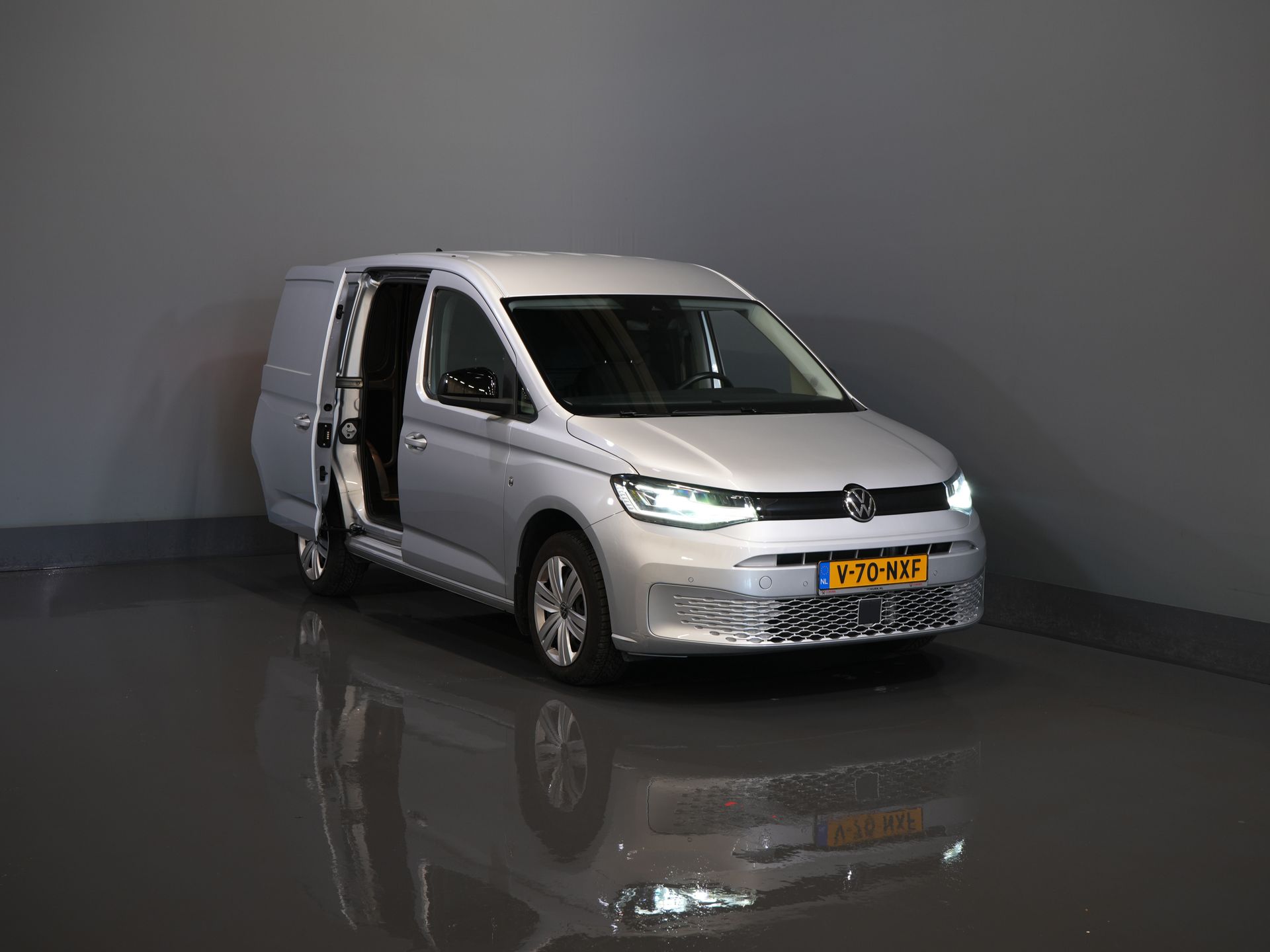 Volkswagen Caddy Cargo Van 2.0 TDI 125 PS DSG Aut. LED/ Standheizung/ Carplay/ Sitzheizung/ Klimaanlage/ Kamera/ Cruise/ PDC