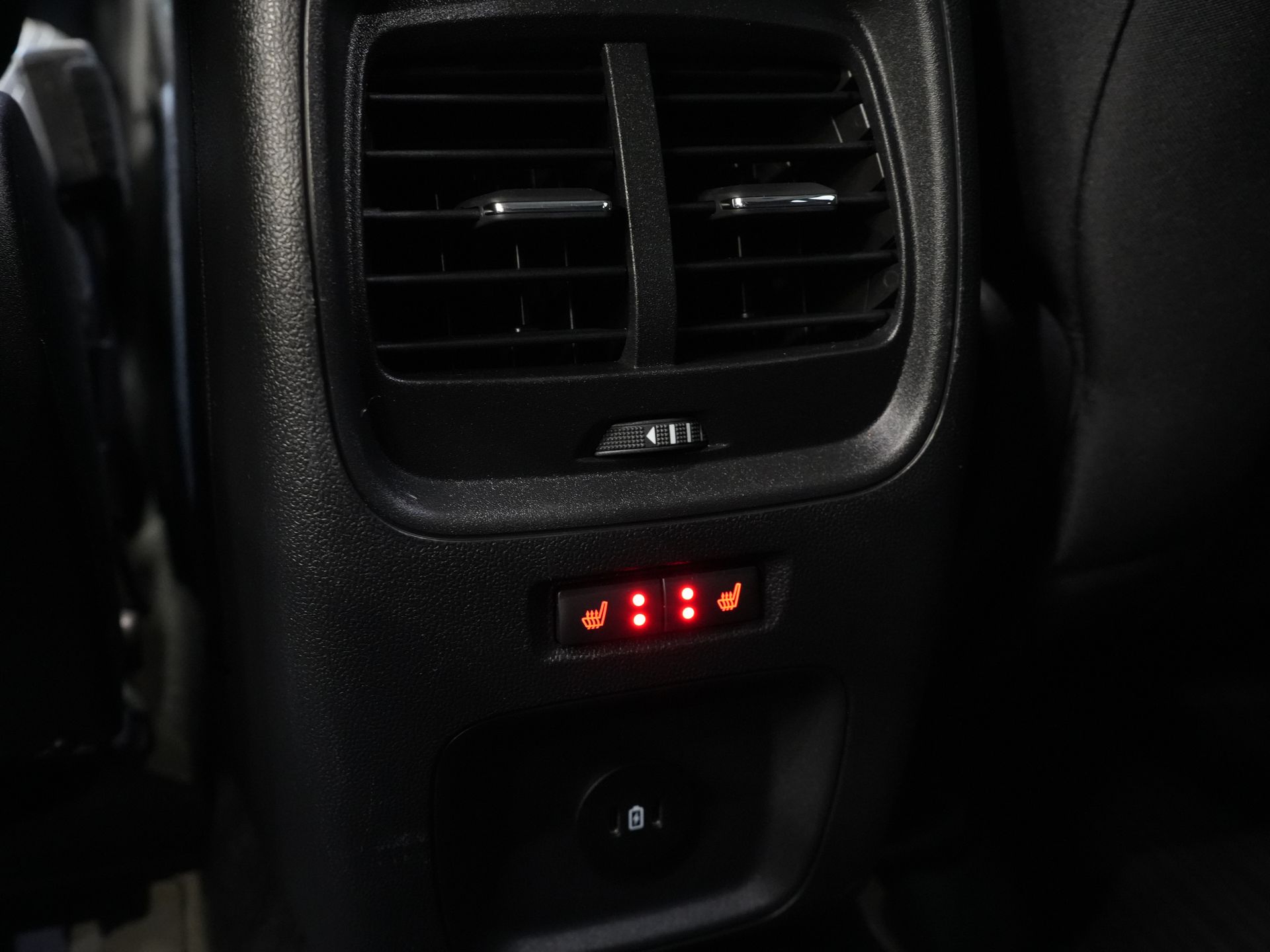 Ford Kuga SUV 2.5 PHEV 225 KM Titanium Navi/ Carplay/Podgrzewane fotele/Podgrzewana kierownica/ Kamera/ PDC/ Klimatyzacja