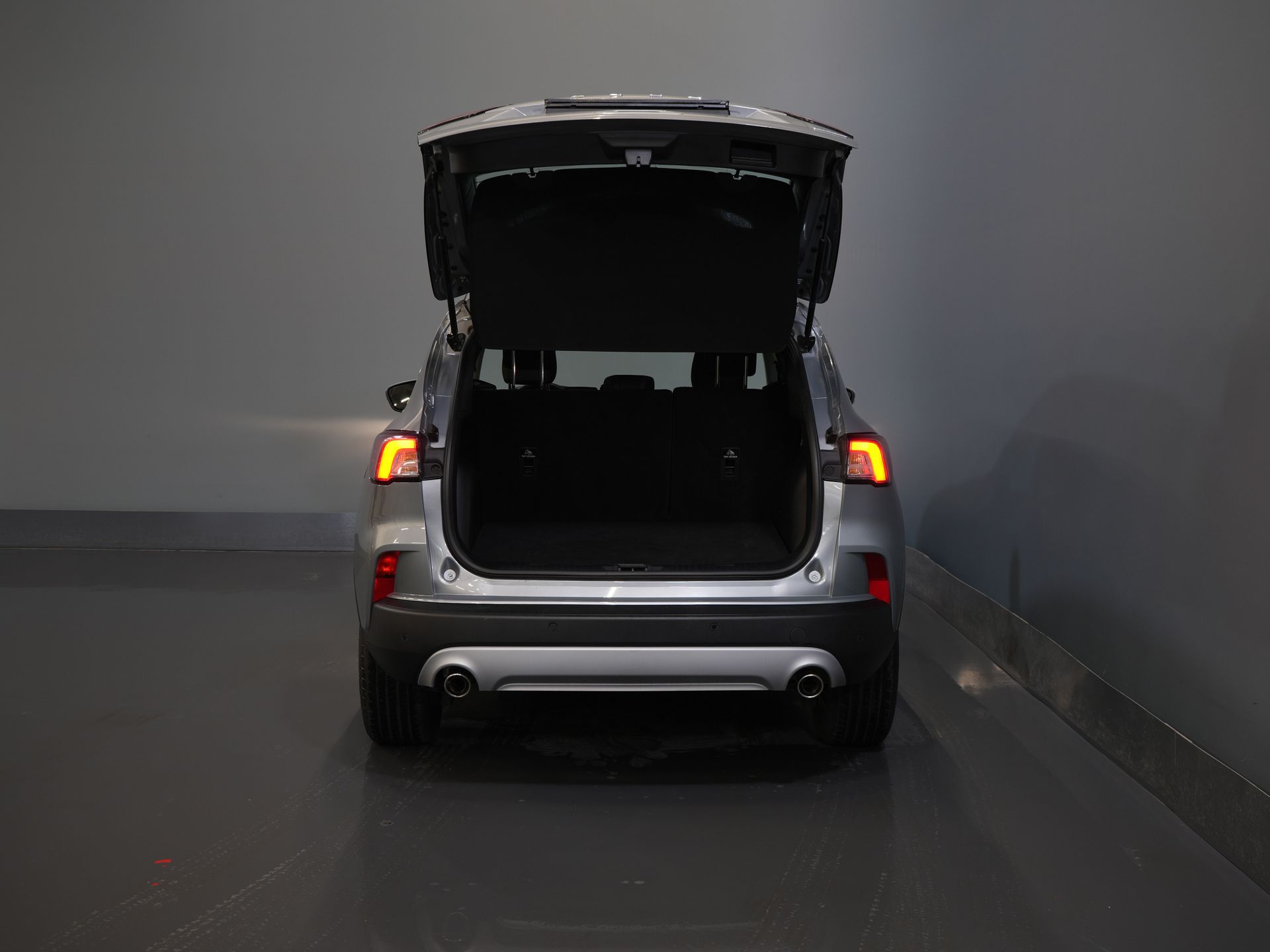 Ford Kuga SUV 2.5 PHEV 225 KM Titanium Navi/ Carplay/Podgrzewane fotele/Podgrzewana kierownica/ Kamera/ PDC/ Klimatyzacja