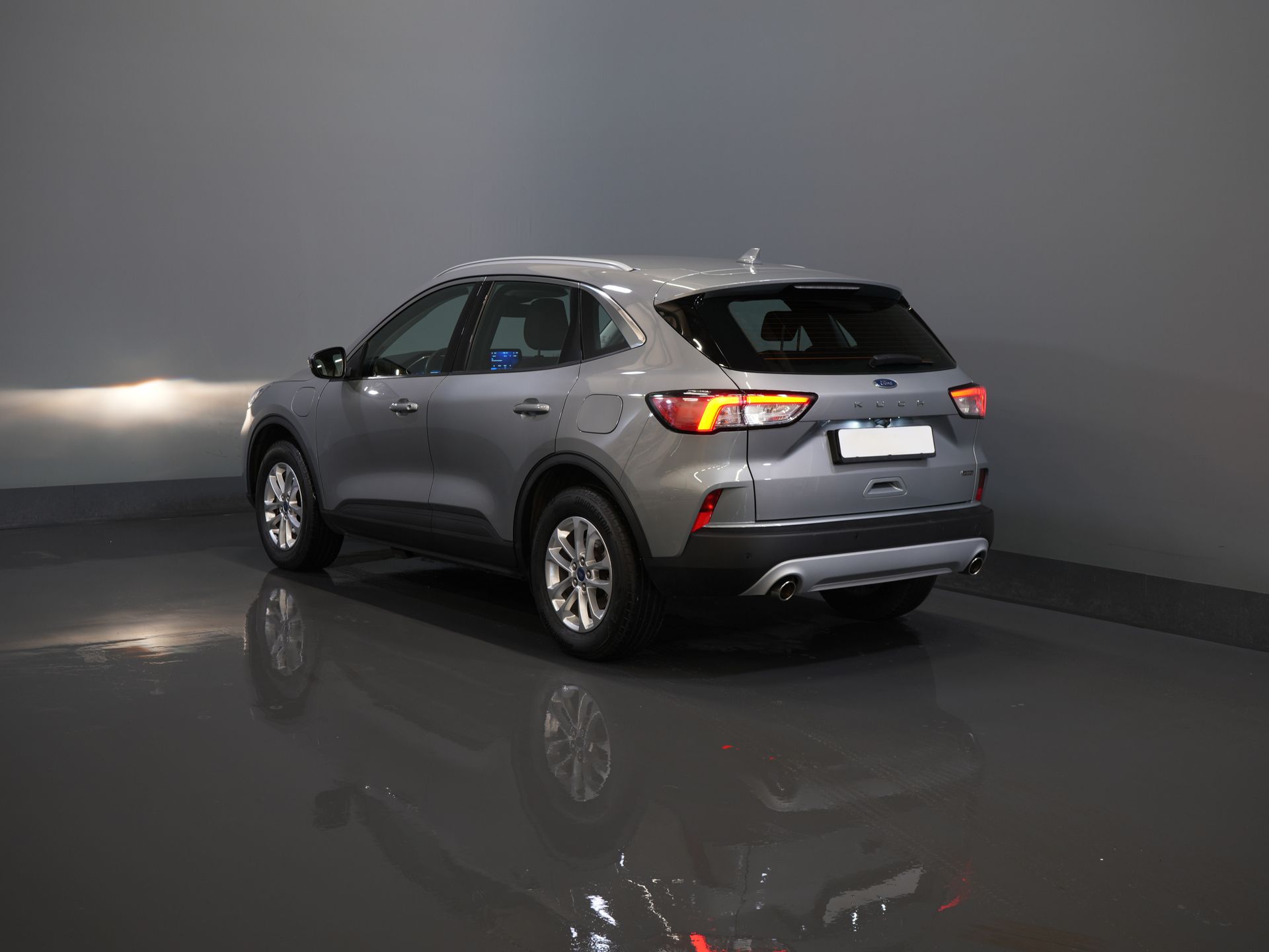 Ford Kuga SUV 2.5 PHEV 225 KM Titanium Navi/ Carplay/Podgrzewane fotele/Podgrzewana kierownica/ Kamera/ PDC/ Klimatyzacja