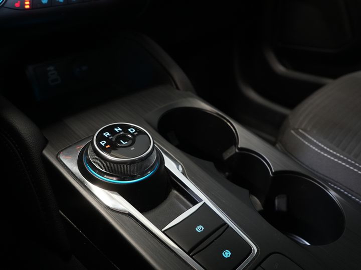 Ford Kuga SUV 2.5 PHEV 225 ch Titanium Navi/ Carplay/Sièges chauffants/Volant chauffant/Caméra/PDC/Climatisation