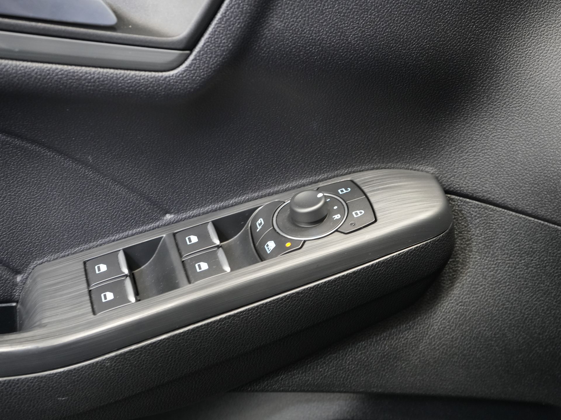 Ford Kuga SUV 2.5 PHEV 225 KM Titanium Navi/ Carplay/Podgrzewane fotele/Podgrzewana kierownica/ Kamera/ PDC/ Klimatyzacja