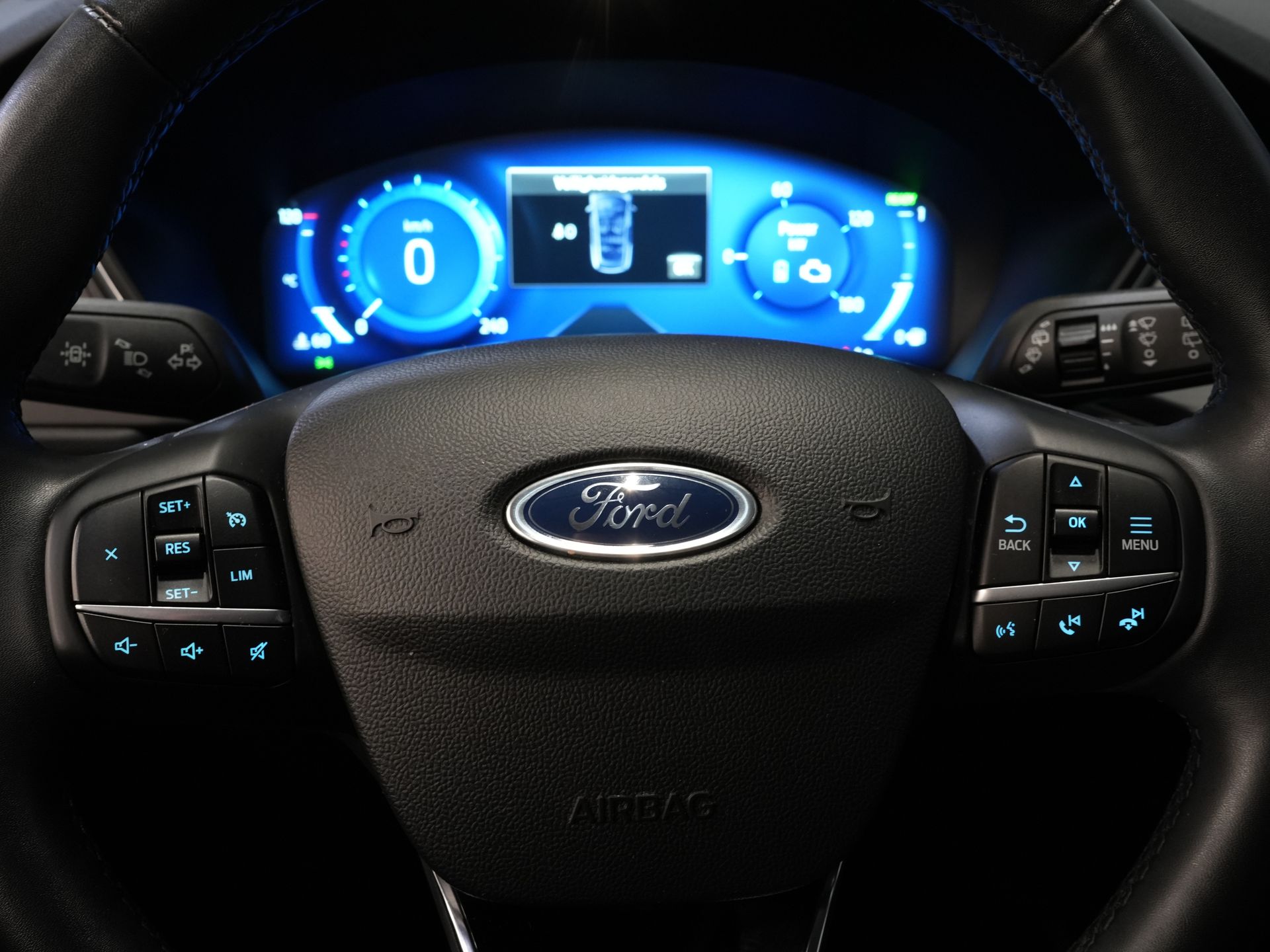 Ford Kuga SUV 2.5 PHEV 225 KM Titanium Navi/ Carplay/Podgrzewane fotele/Podgrzewana kierownica/ Kamera/ PDC/ Klimatyzacja