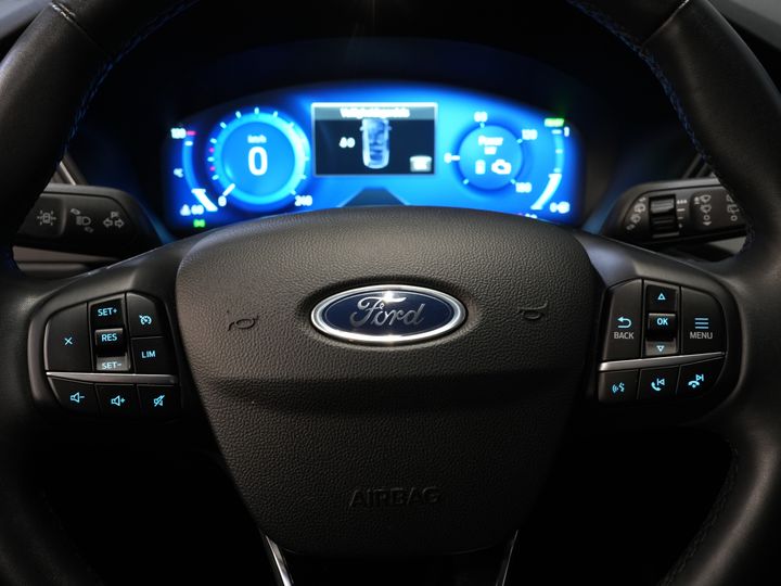 Ford Kuga SUV 2.5 PHEV 225 KM Titanium Navi/ Carplay/Podgrzewane fotele/Podgrzewana kierownica/ Kamera/ PDC/ Klimatyzacja