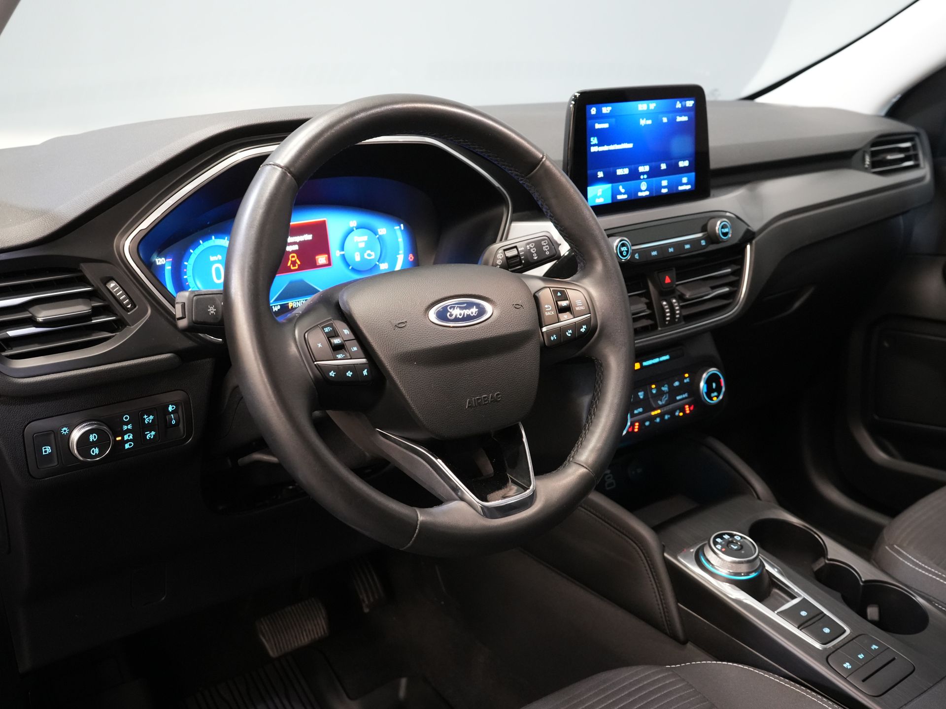 Ford Kuga SUV 2.5 PHEV 225 KM Titanium Navi/ Carplay/Podgrzewane fotele/Podgrzewana kierownica/ Kamera/ PDC/ Klimatyzacja