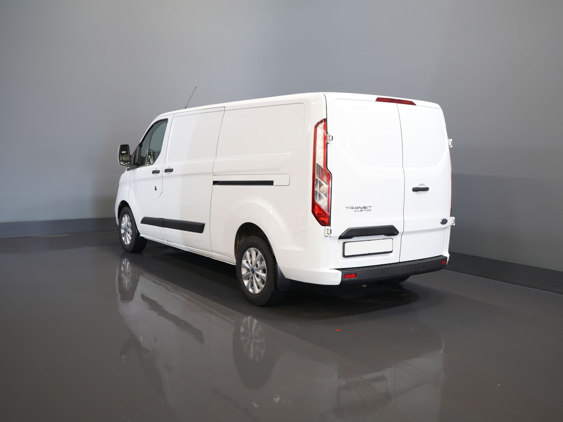 Ford Transit Custom Van 300 2.0 TDCI 130 CP Aut. L2 BPM GRATUIT! Ready2Go 2x Ușă glisantă/ Încălzire stand/ Încălzire scaune/ Carplay/ Cruise/ PDC V+A/ Cameră