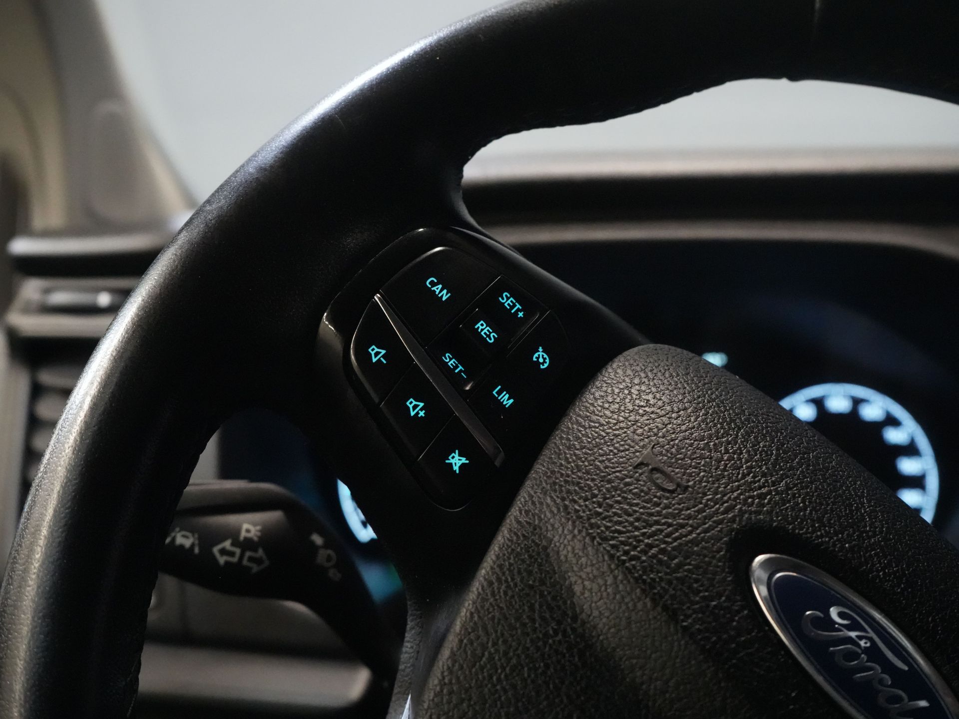 Ford Transit Custom Van 300 2.0 TDCI 130 CP Aut. L2 BPM GRATUIT! Ready2Go 2x Ușă glisantă/ Încălzire stand/ Încălzire scaune/ Carplay/ Cruise/ PDC V+A/ Cameră
