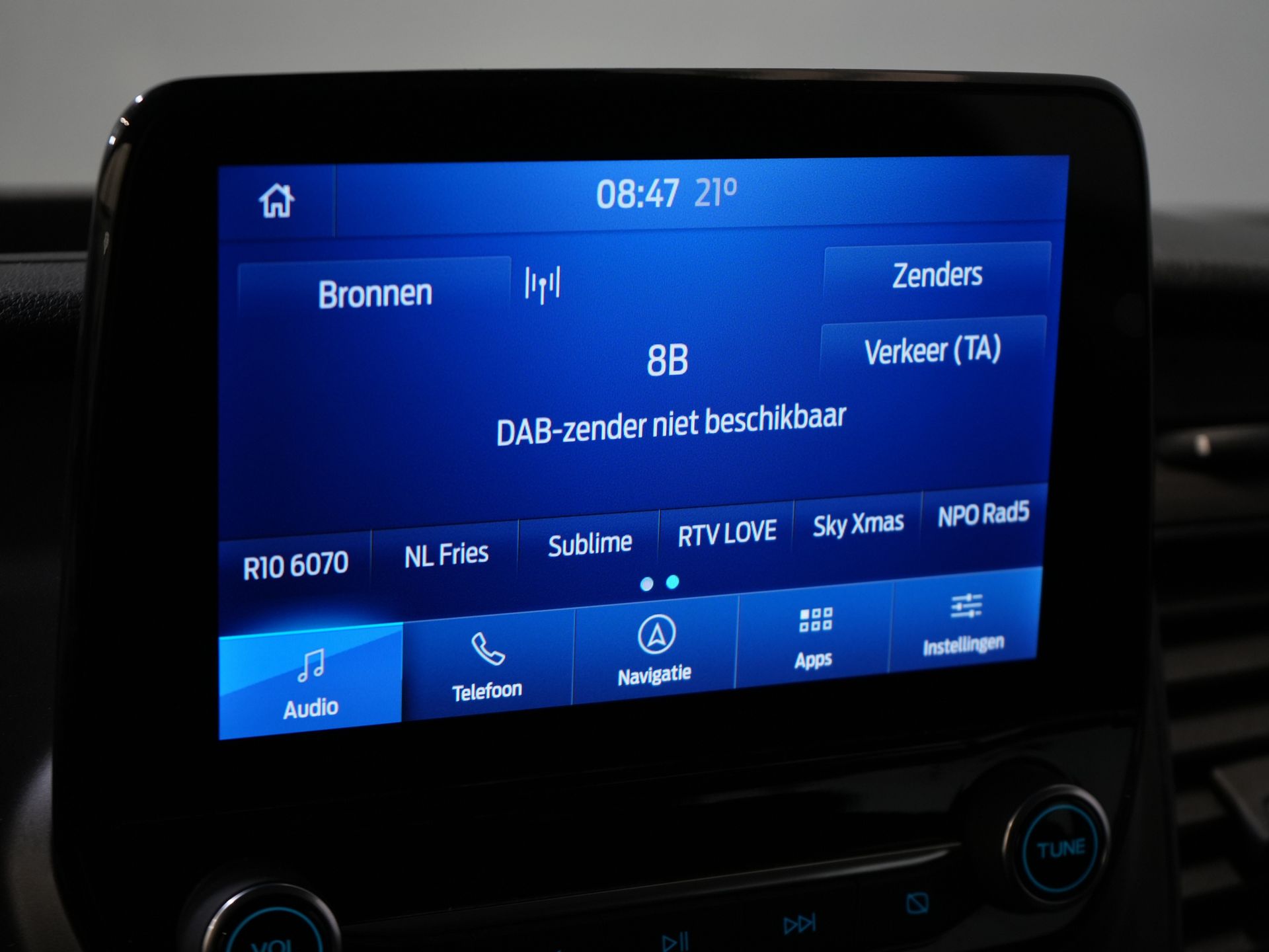 Ford Transit Custom Bestelbus 2.0 TDCI L2 Trend DC Dubbel Cabine BPM VRIJ! Stoelverw./ Carplay/ 2.7t Trekverm./ Navi/ PDC/ Cruise