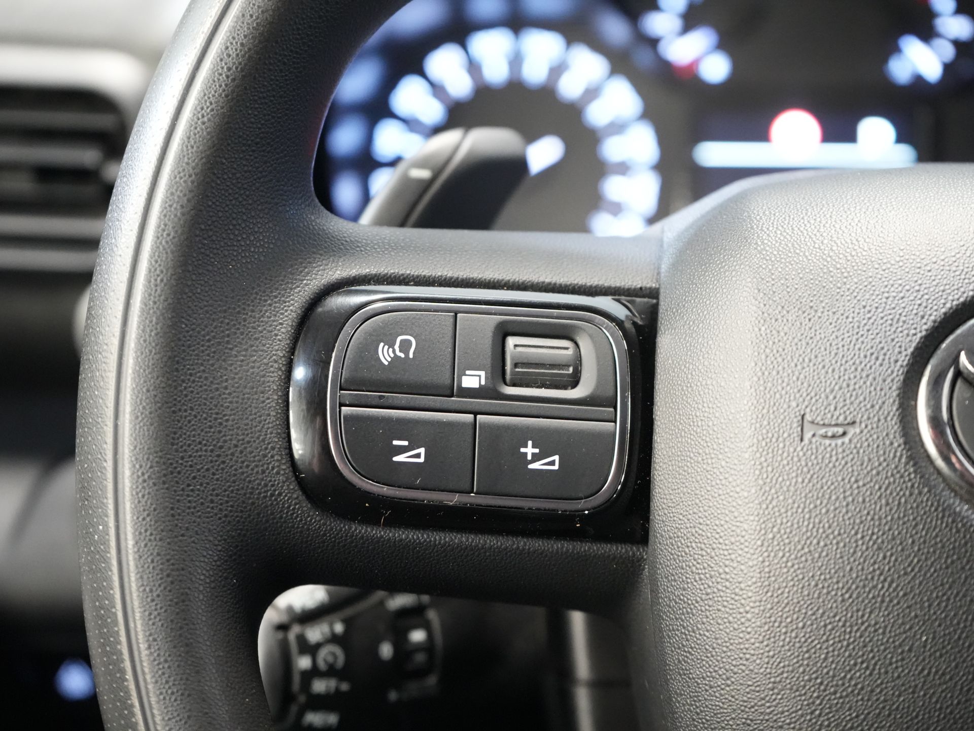 Toyota PROACE CITY Bestelbus 1.2 Turbo 130 pk Aut. L2 Benzine BPM VRIJ! 3Pers./ Carplay/ Camera/ LMV/ PDC/ Airco/ Cruise