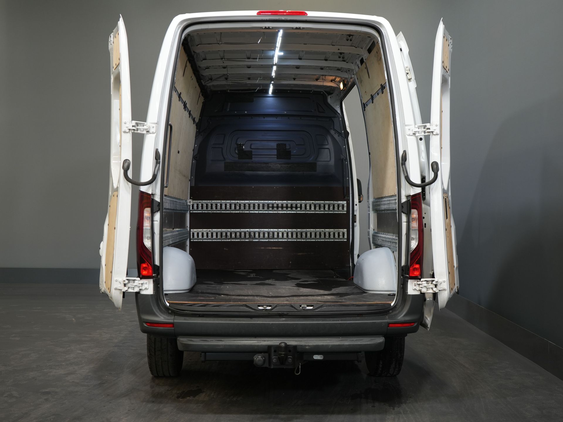 Mercedes-Benz Sprinter Van 316 2.2 CDI Aut. L2H2 EXPORT ONLY RWD LED/ designierter Sitz/ Cruise/ Anhängerkupplung
