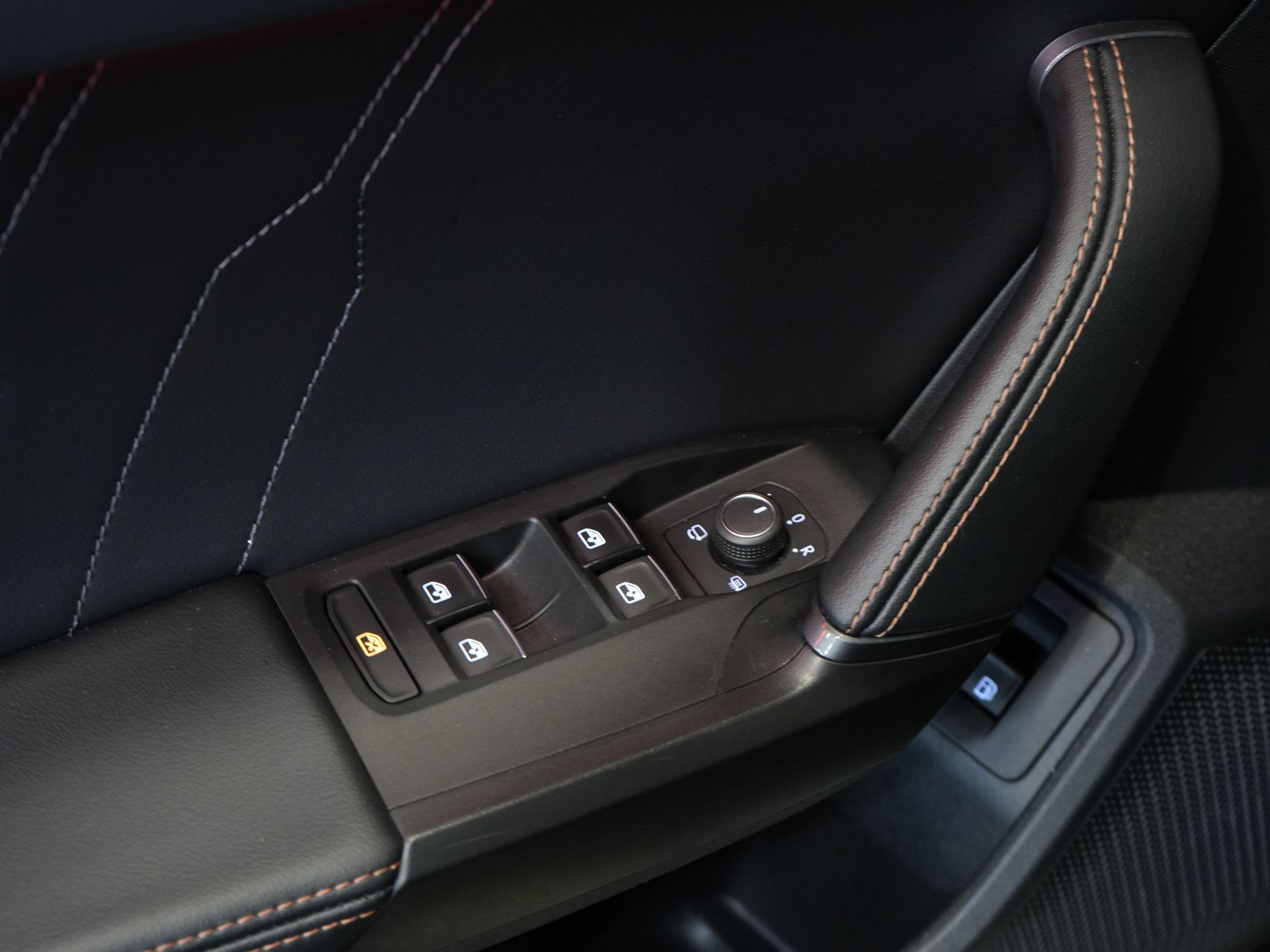 CUPRA Formentor SUV 1.4 e-Hybrid 245 CV VZ Performance Edition Cuero/ Carbono Asientos Bucket/ Matrix/ Adapt. Cruise/ Carplay/ Camera/ Seatverw./ Steeringv