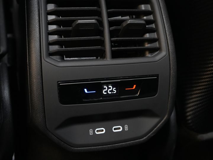 CUPRA Formentor SUV 1.4 e-Hybrid 245 CV VZ Performance Edition Cuero/ Carbono Asientos Bucket/ Matrix/ Adapt. Cruise/ Carplay/ Camera/ Seatverw./ Steeringv