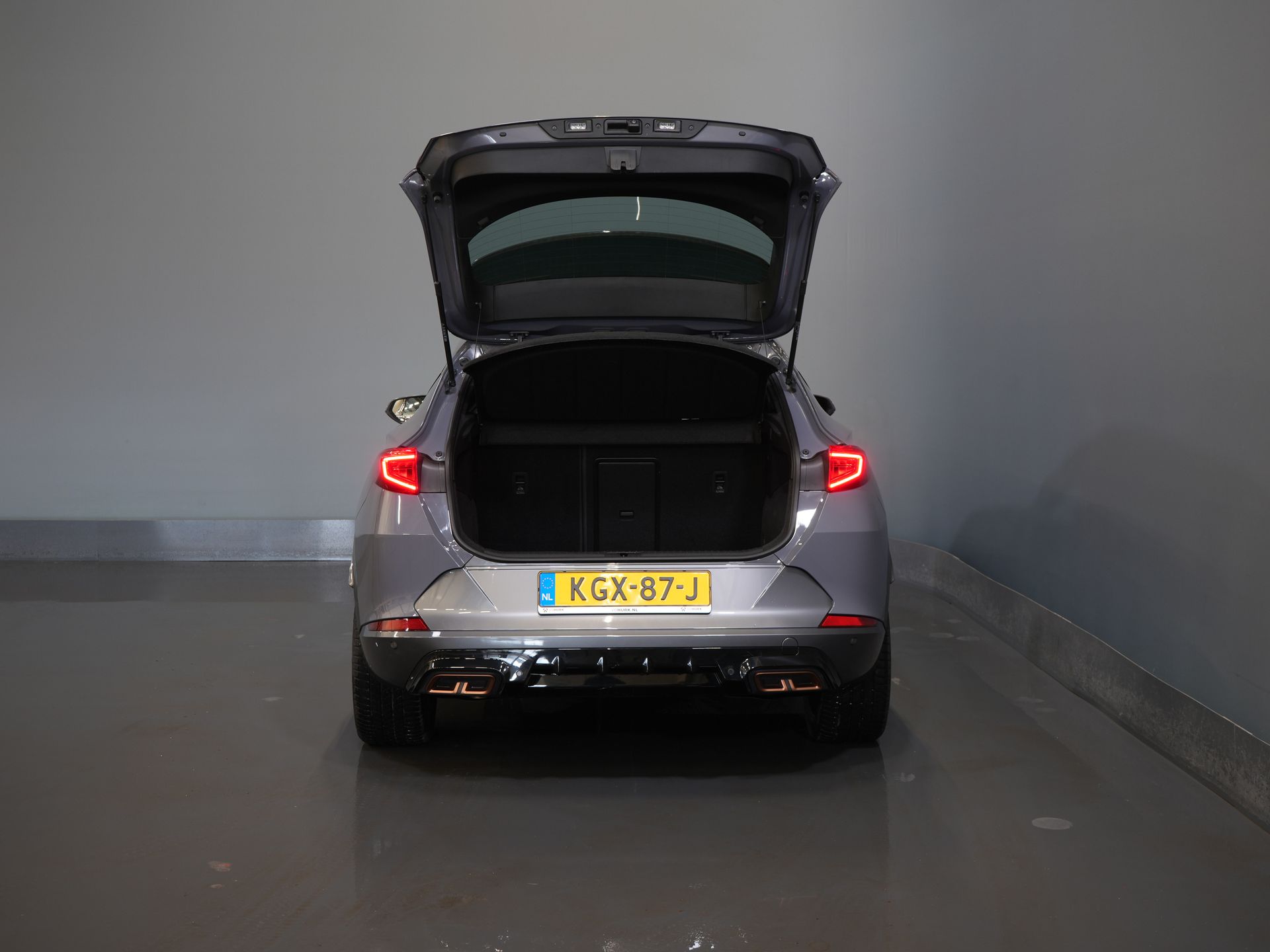 CUPRA Formentor SUV 1.4 e-Hybrid 245 CV VZ Performance Edition Cuero/ Carbono Asientos Bucket/ Matrix/ Adapt. Cruise/ Carplay/ Camera/ Seatverw./ Steeringv