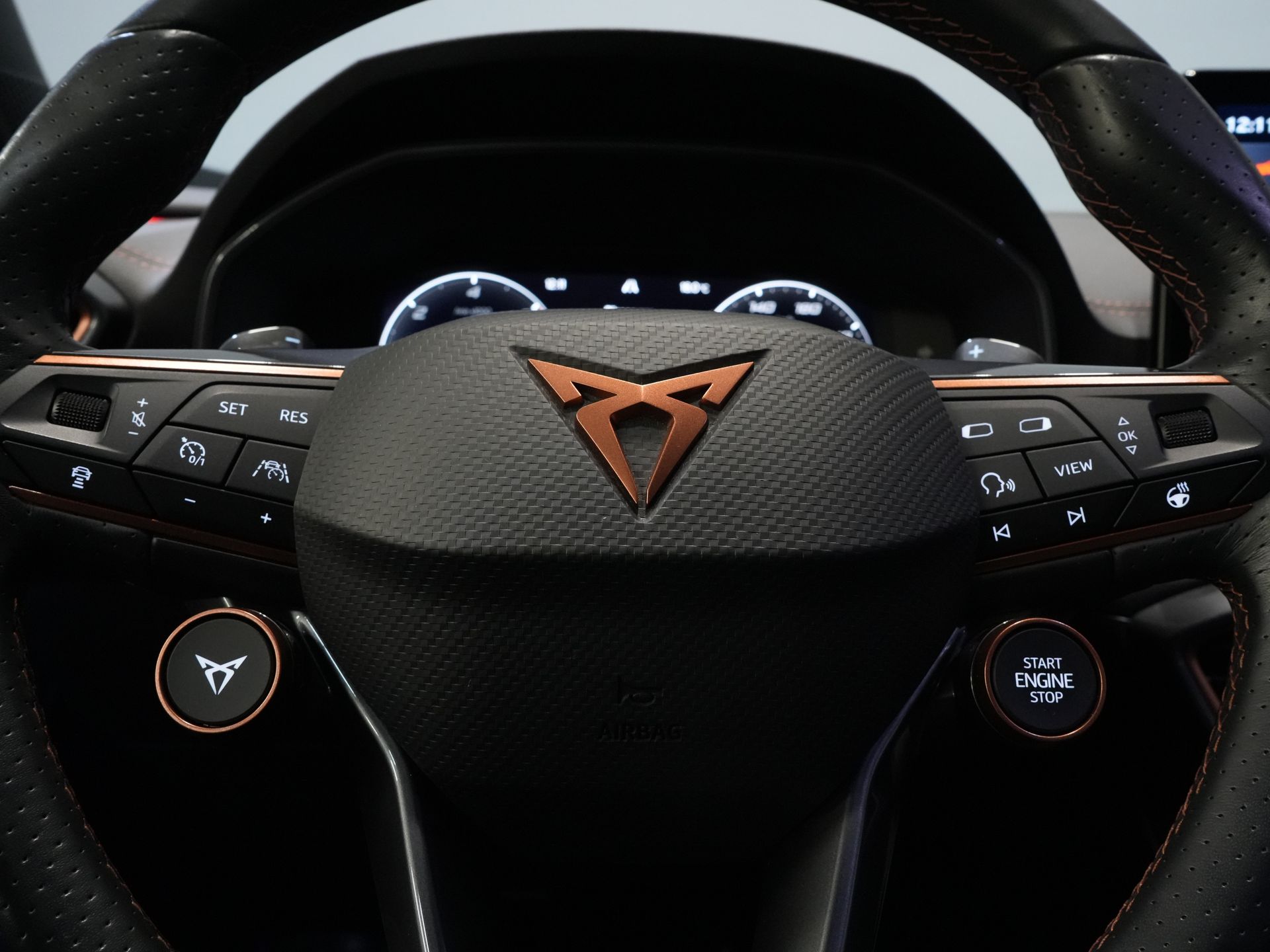 CUPRA Formentor SUV 1.4 e-Hybrid 245 CV VZ Performance Edition Cuero/ Carbono Asientos Bucket/ Matrix/ Adapt. Cruise/ Carplay/ Camera/ Seatverw./ Steeringv