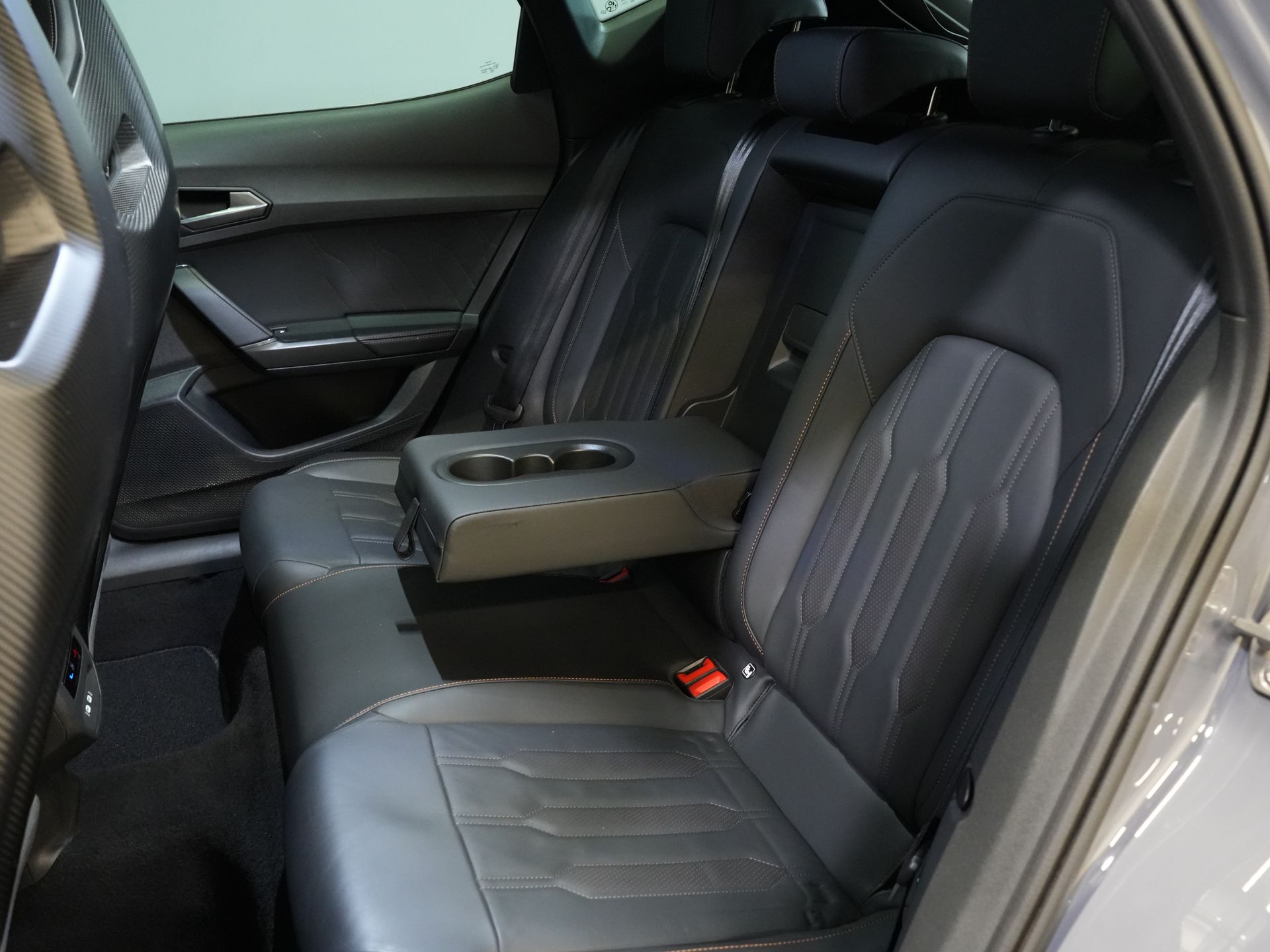 CUPRA Formentor SUV 1.4 e-Hybrid 245 CV VZ Performance Edition Cuero/ Carbono Asientos Bucket/ Matrix/ Adapt. Cruise/ Carplay/ Camera/ Seatverw./ Steeringv
