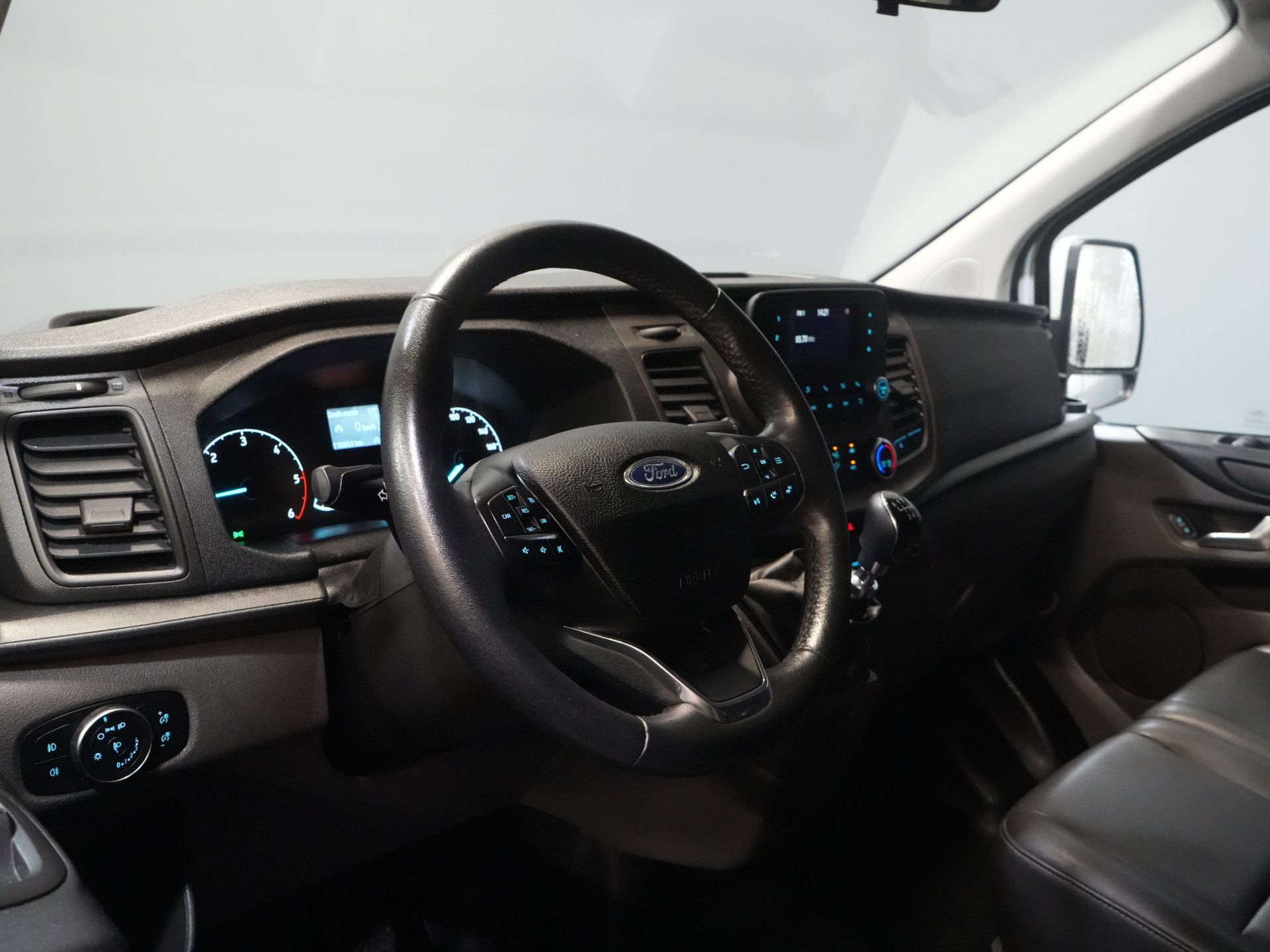 Ford Transit Custom Passenger Tourneo 2.0 TDCI €33.207 inkl. MwSt./BPM Trend Combi/ Kombi/ 9 Personen/ 9 P/ Cruise/ PDC/ Airco