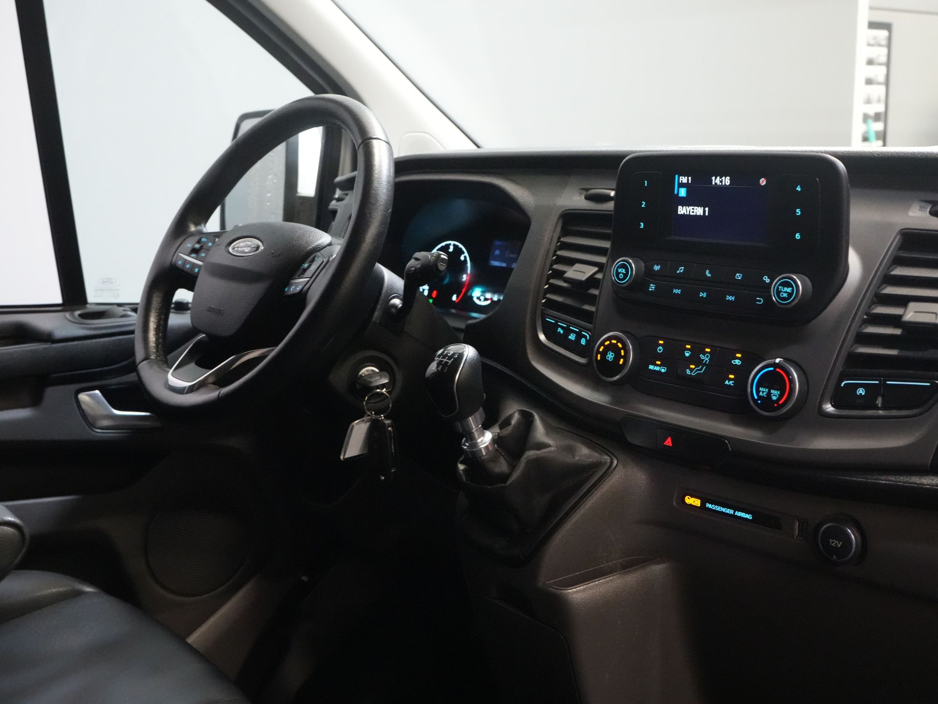 Ford Transit Custom Passenger Tourneo 2.0 TDCI €33.207 inkl. MwSt./BPM Trend Combi/ Kombi/ 9 Personen/ 9 P/ Cruise/ PDC/ Airco