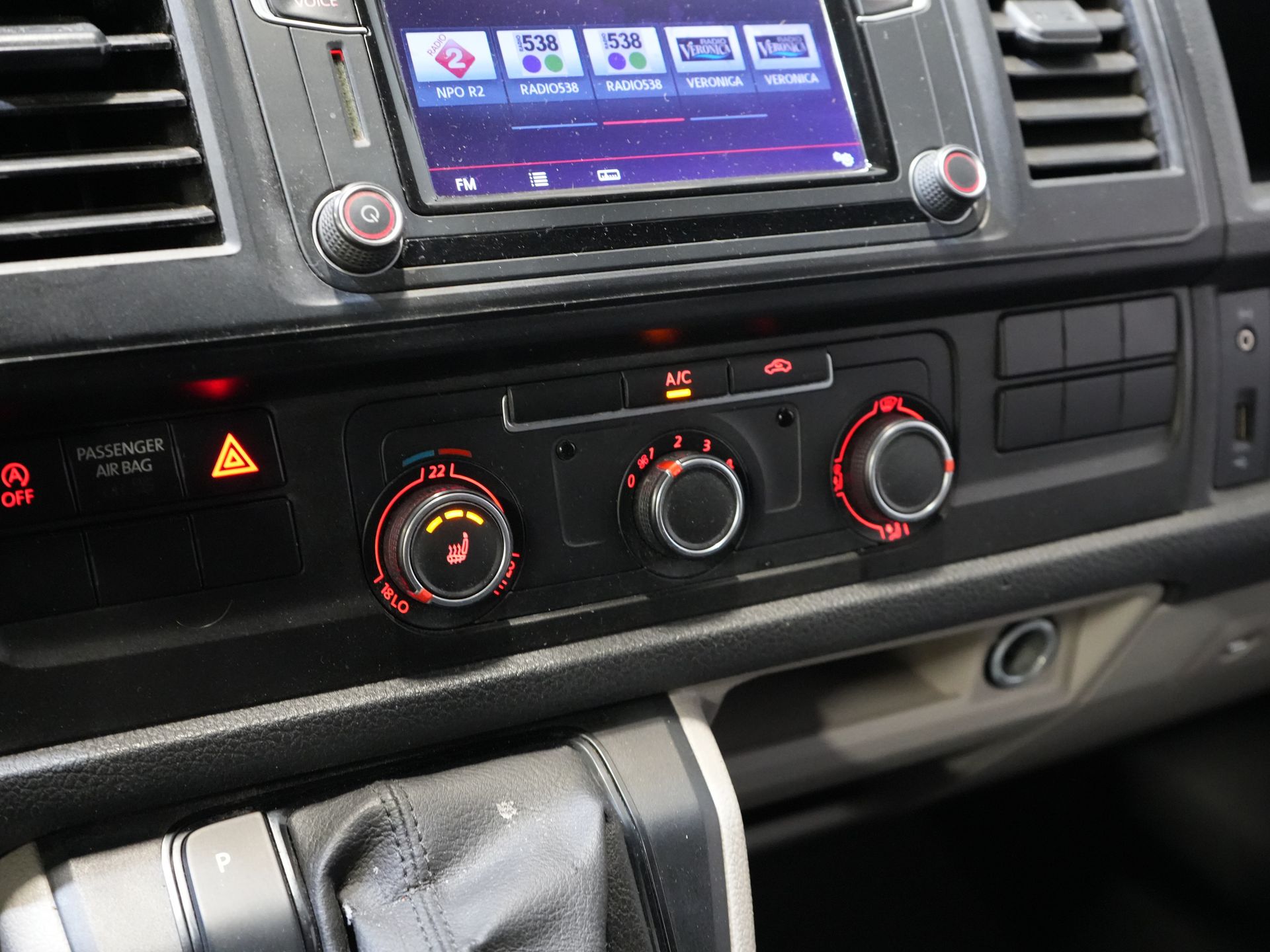 Volkswagen Transporter Van 2.0 TDI 140 ch DSG Aut. L2 Highline BPM FREE ! LED/ 2x porte coulissante/ Chauffage de siège/ Chauffage de béquille/ Ceinture V.V./ Sidebars/ 18''LMV/ Camera/ 