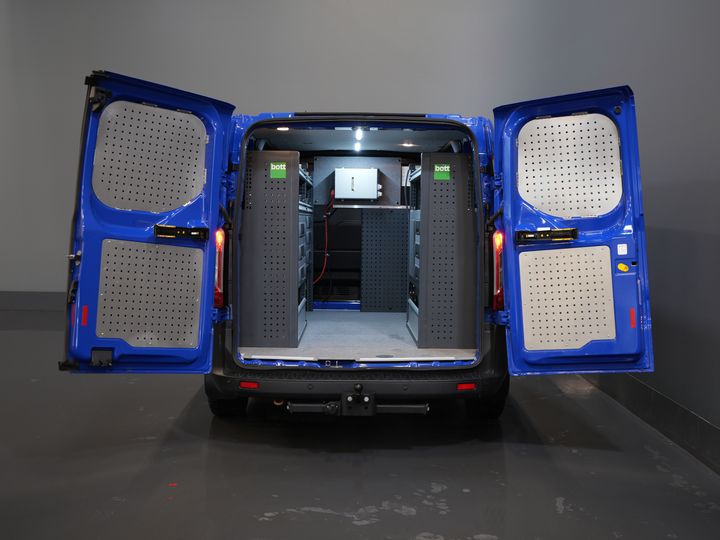 Ford Transit Custom Van 2.0 TDCI 130 CV Aut. BPM ¡GRATIS! ¡Ready2Go! BOTT Interior L+R/ Cinturón V.V/ Inversor/ Gev.Stoel/ Stoelverw./ Cruise/ PDC/ Towbar/ 