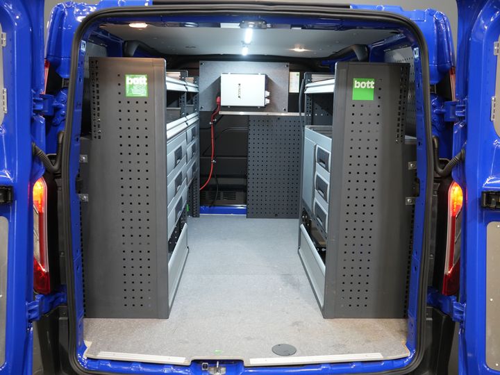 Ford Transit Custom Van 2.0 TDCI 130 CV Aut. BPM ¡GRATIS! ¡Ready2Go! BOTT Interior L+R/ Cinturón V.V/ Inversor/ Gev.Stoel/ Stoelverw./ Cruise/ PDC/ Towbar/ 
