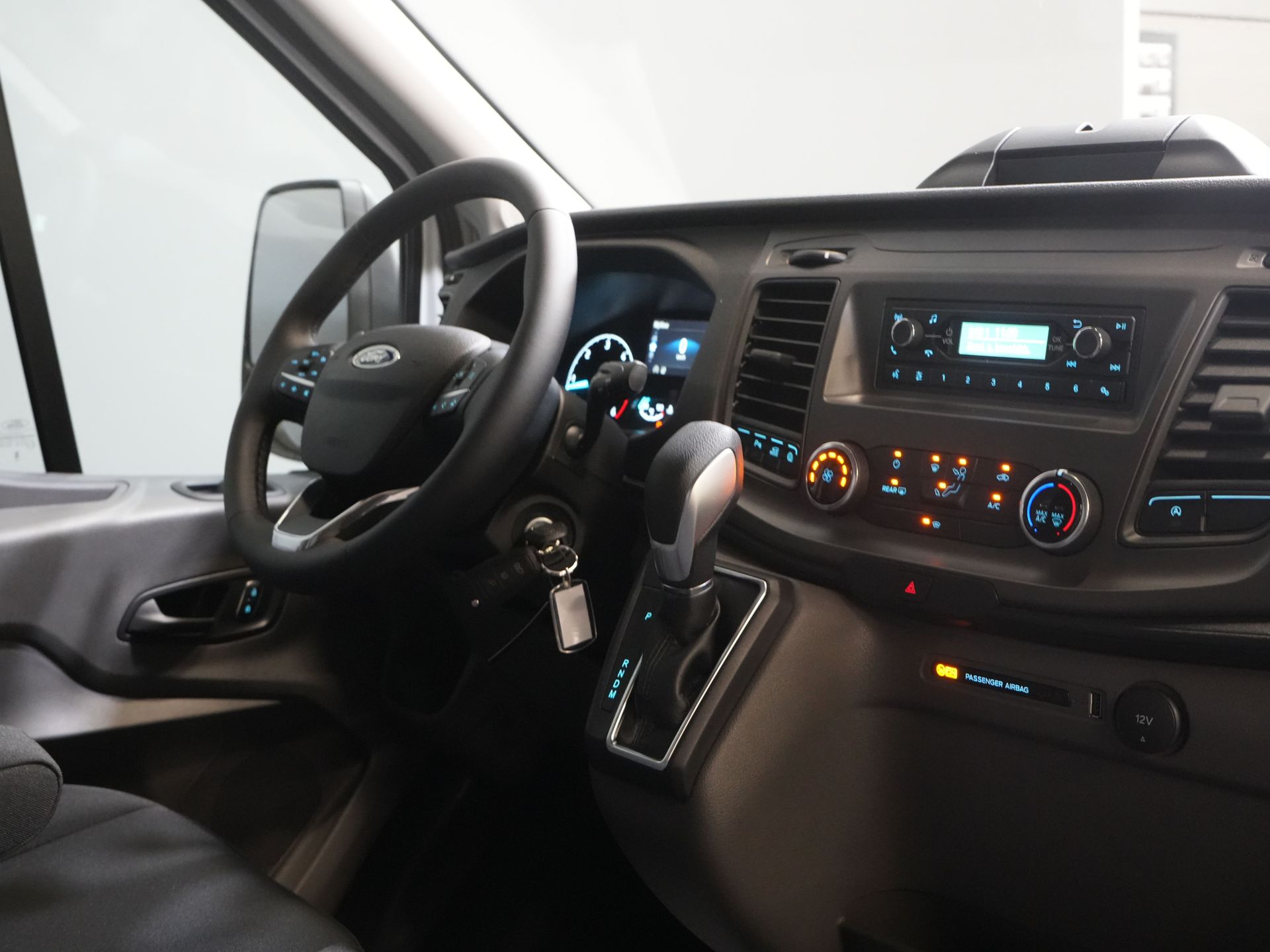 Ford Transit Bestelbus 350 2.0 TDCI 130 pk Aut. L3H2 Trend BPM VRIJ/ Cruise/ PDC V+A/ DAB/ Airco