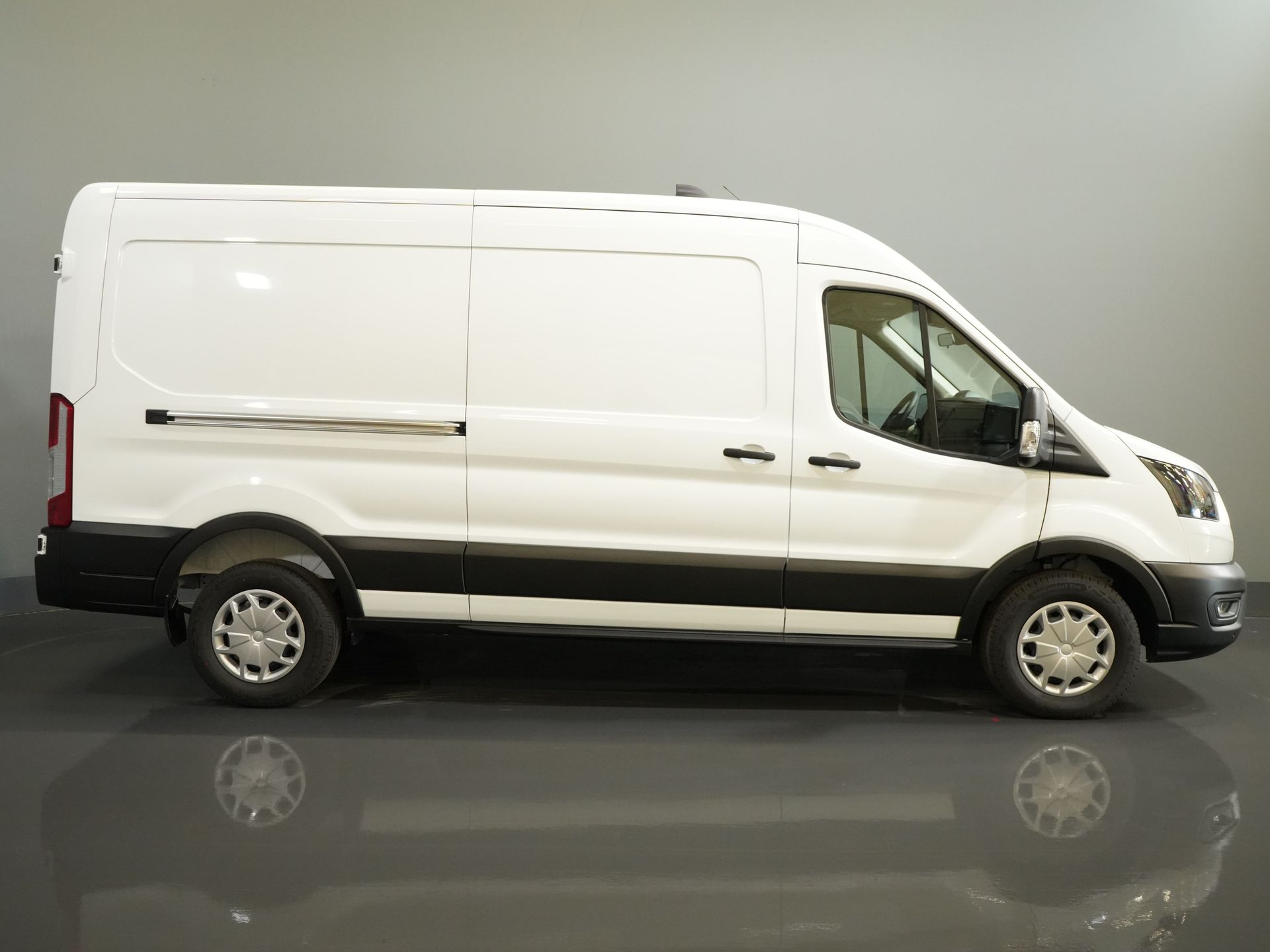 Ford Transit Bestelbus 350 2.0 TDCI 130 pk Aut. L3H2 Trend BPM VRIJ/ Cruise/ PDC V+A/ DAB/ Airco