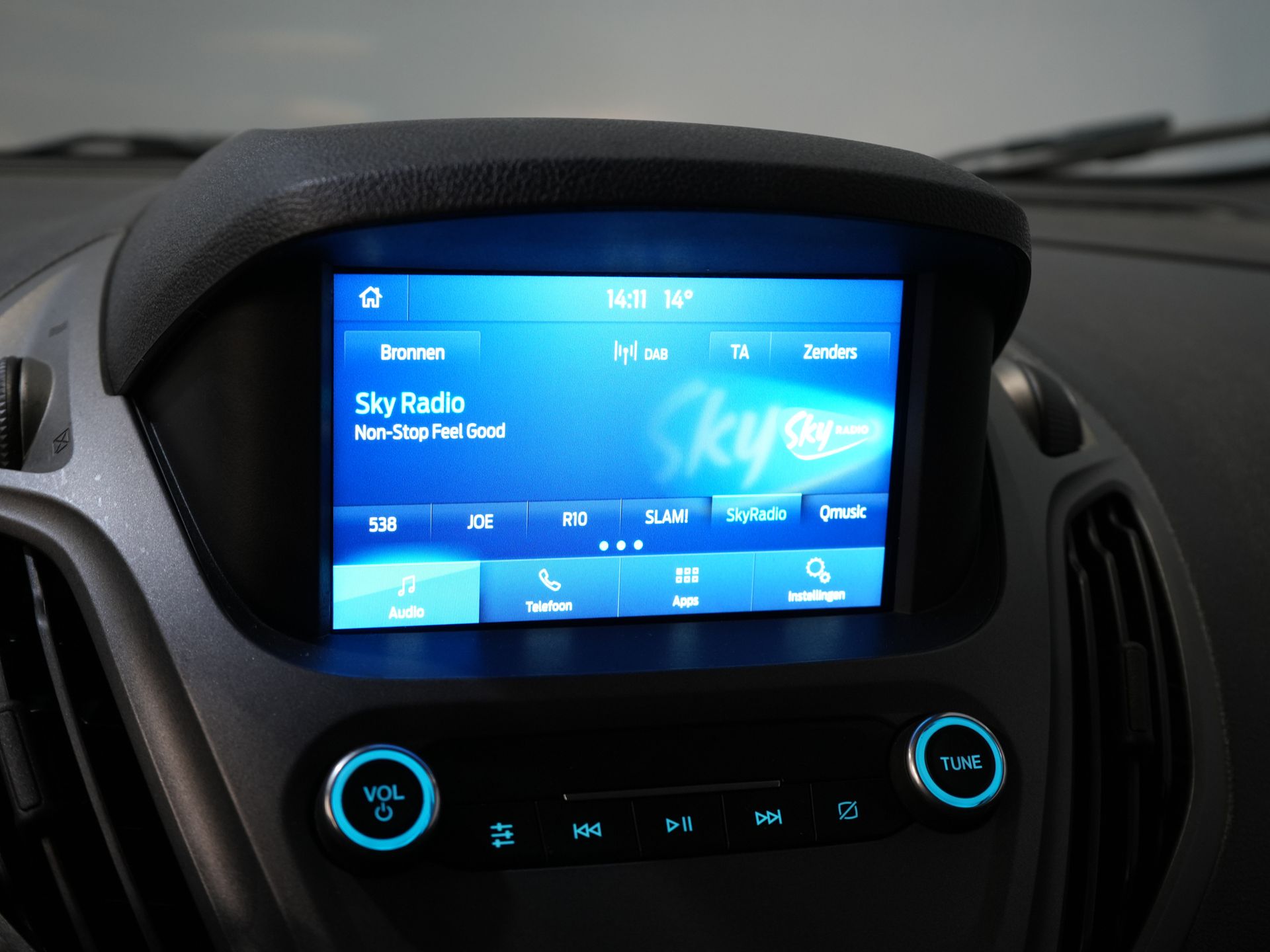 Ford Transit Courier Bestelbus 1.0 EcoBoost 100pk Limited BENZINE BPM VRIJ! Carplay/ Camera/ Climate/ Cruise/ PDC/ LMV/ DAB