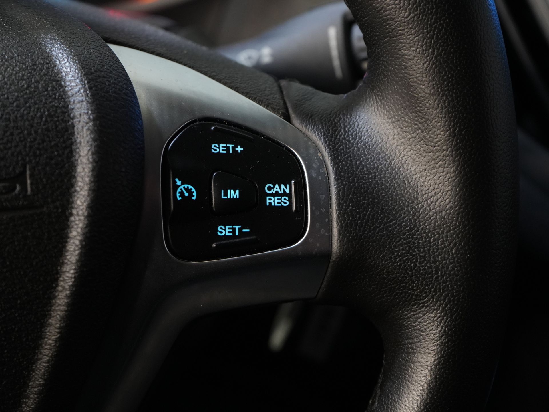 Ford Transit Courier Bestelbus 1.0 EcoBoost 100pk Limited BENZINE BPM VRIJ! Carplay/ Camera/ Climate/ Cruise/ PDC/ LMV/ DAB