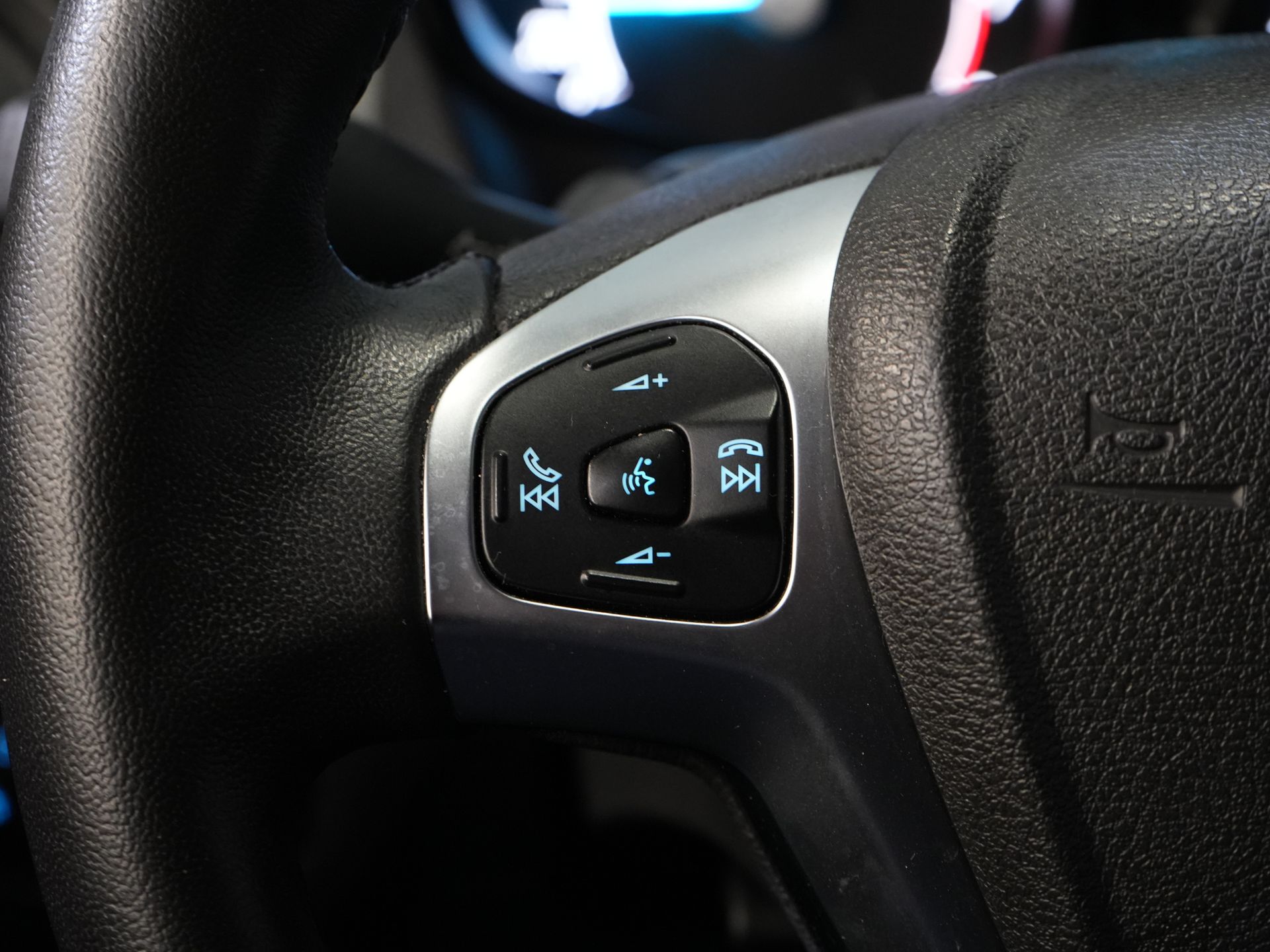 Ford Transit Courier Bestelbus 1.0 EcoBoost 100pk Limited BENZINE BPM VRIJ! Carplay/ Camera/ Climate/ Cruise/ PDC/ LMV/ DAB