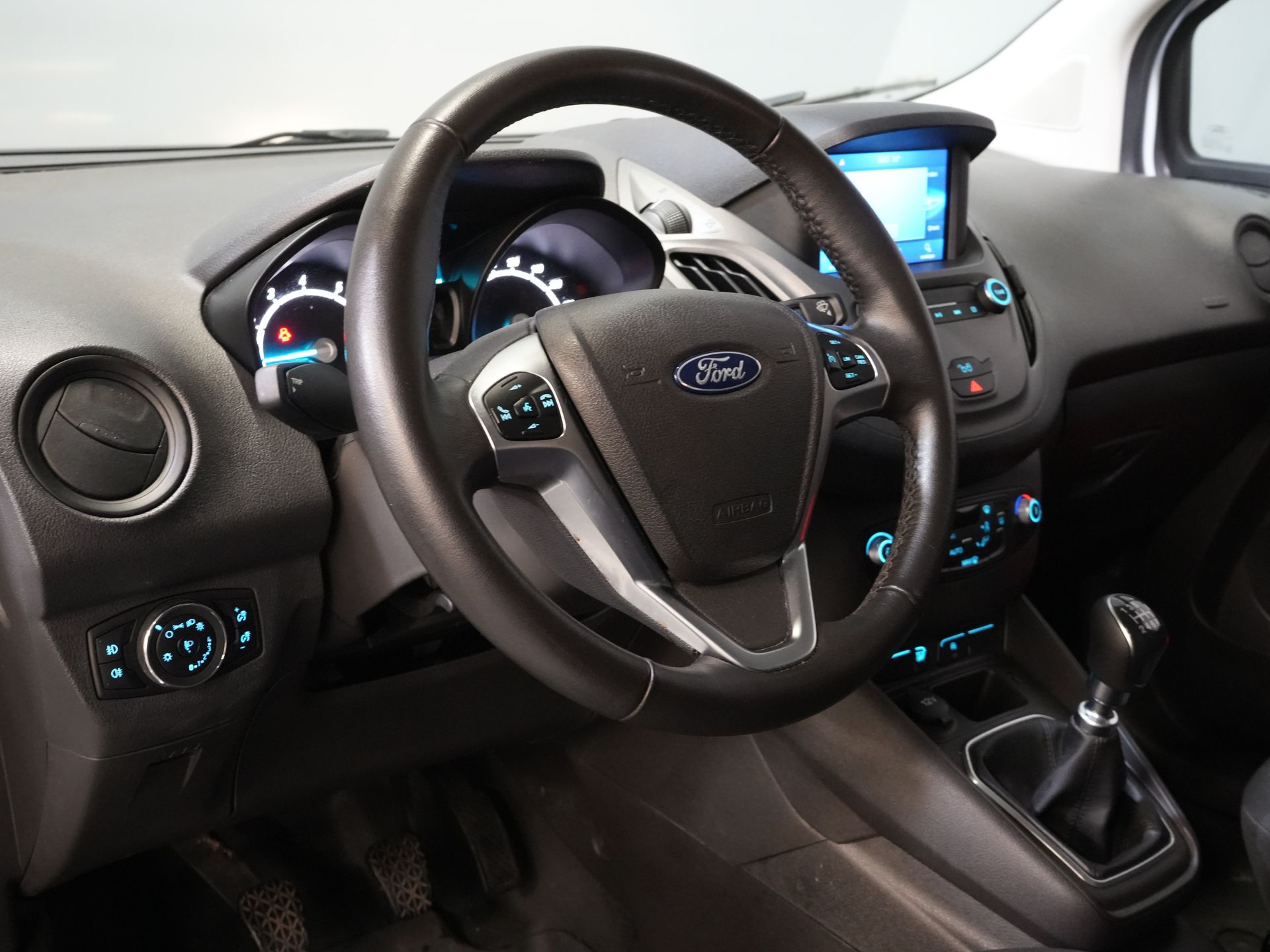 Ford Transit Courier Bestelbus 1.0 EcoBoost 100pk Limited BENZINE BPM VRIJ! Carplay/ Camera/ Climate/ Cruise/ PDC/ LMV/ DAB