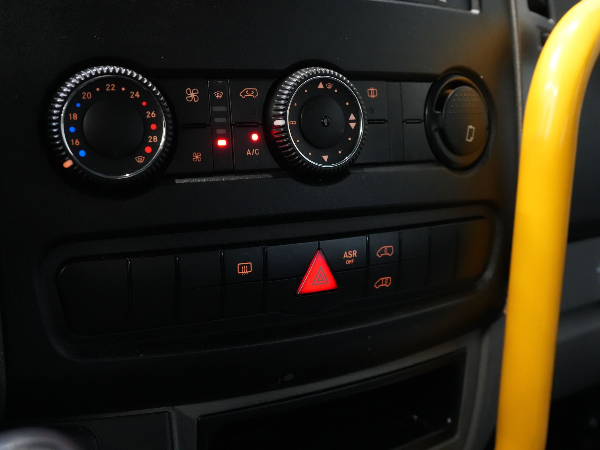 Mercedes-Benz Sprinter Passenger Transport 313 2.2 CDI Aut. L2H2 10 648 € z VAT BPM GRATIS! EXPORT Kombi/ 9 osób/ Kombi/ 9P/ Airco/ Winda dla wózków inwalidzkich