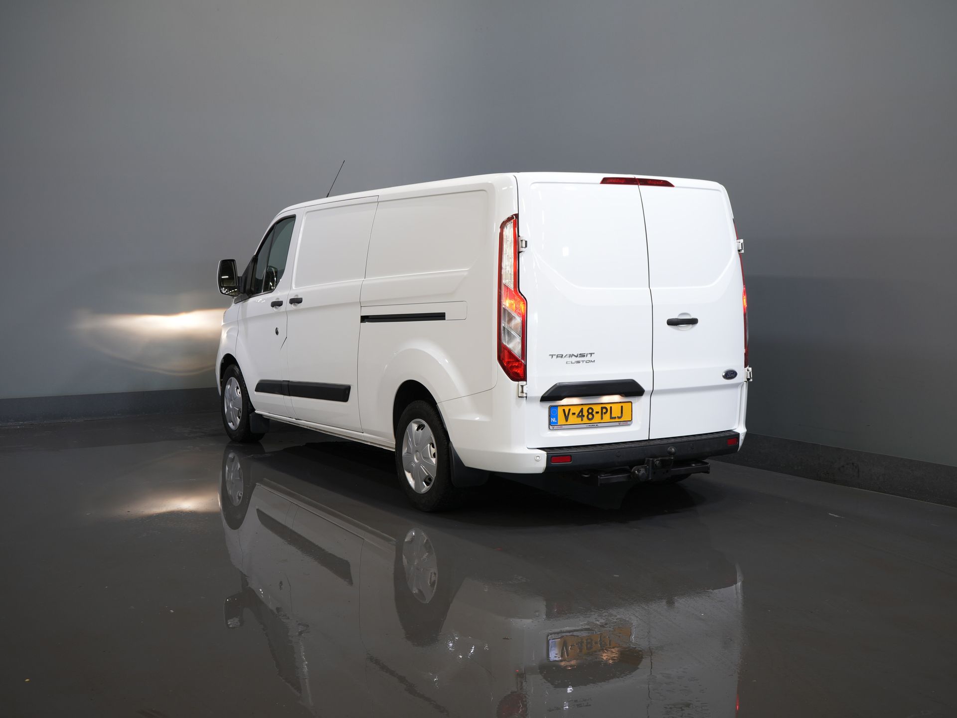 Ford Transit Custom Van 2.0 TDCI 130 hp Aut. L2 2x Schiebetür/ Standheizung/ Stoelverw./ Carplay/ Airco/ Cruise/ PDC/ DAB/ Abschlepphaken