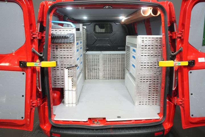 Ford Transit Custom Van 300 2.0 TDCI 130 CP Aut. Limited 2x Ușă glisantă/ Bi-Xenon/ Sortimo/ Încălzire stand/ Încălzire scaune/ Carplay/ Cameră/ PDC/ Cruise