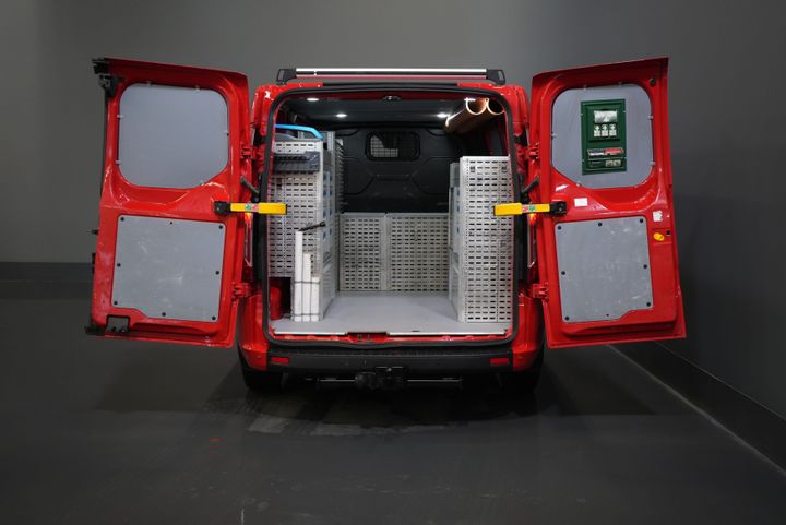 Ford Transit Custom Van 300 2.0 TDCI 130 CP Aut. Limited 2x Ușă glisantă/ Bi-Xenon/ Sortimo/ Încălzire stand/ Încălzire scaune/ Carplay/ Cameră/ PDC/ Cruise
