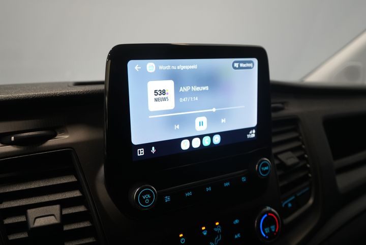 Ford Transit Custom Van 300 2.0 TDCI 130 CP Aut. Limited 2x Ușă glisantă/ Bi-Xenon/ Sortimo/ Încălzire stand/ Încălzire scaune/ Carplay/ Cameră/ PDC/ Cruise