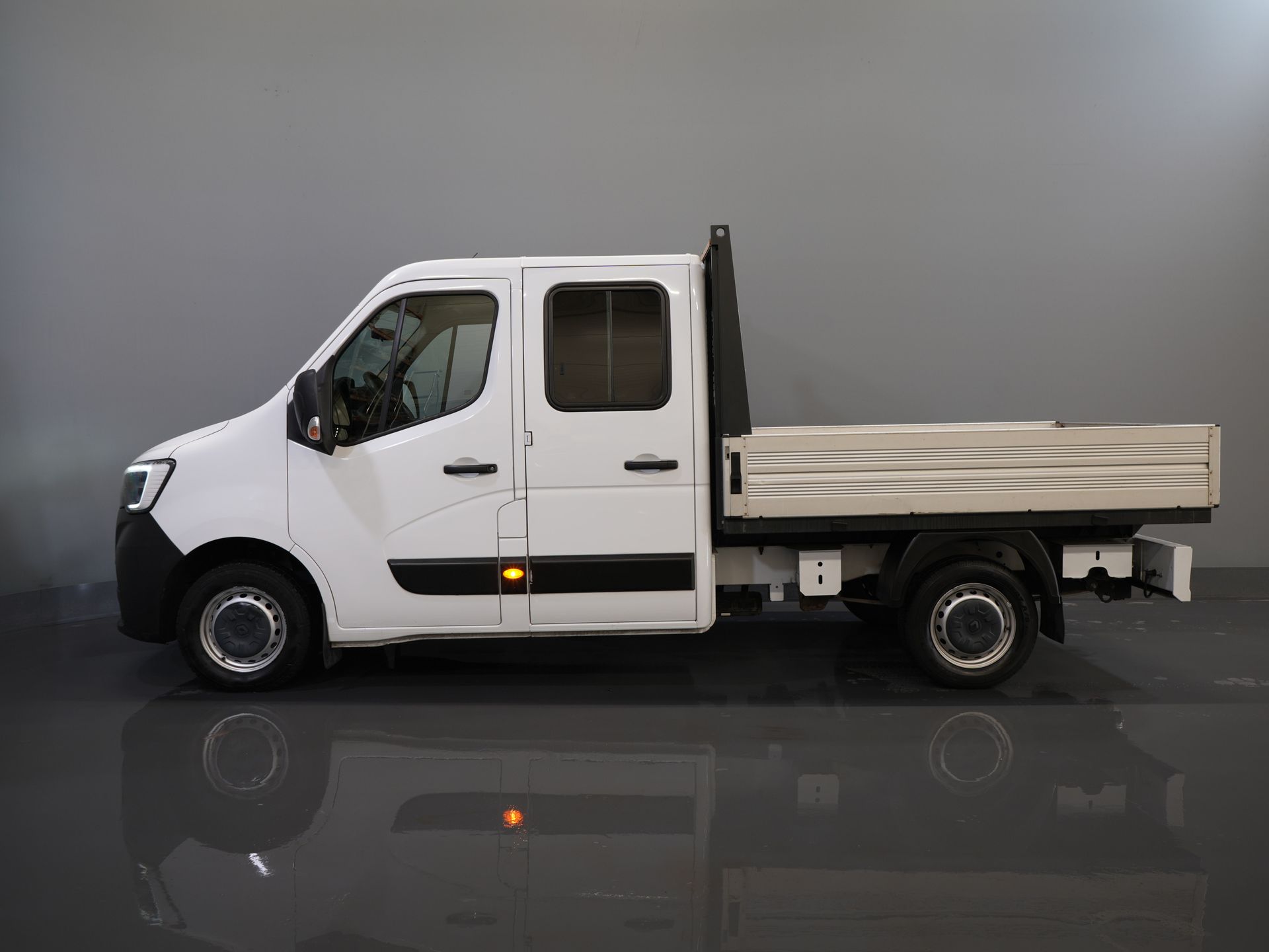 Renault Master Offener Laderaum 2.3 dCi 150 PS DC Doppelkabine Offener Laderaum/ 7 Pers./ 2.5t Trekverm./ Airco/ Abschlepphaken/ 242x204x40/ Pick-Up
