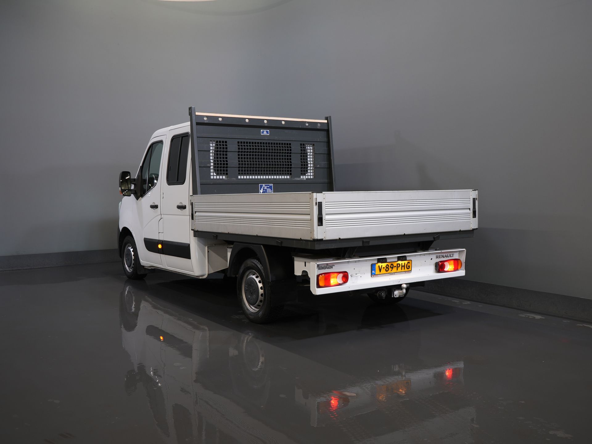 Renault Master Offener Laderaum 2.3 dCi 150 PS DC Doppelkabine Offener Laderaum/ 7 Pers./ 2.5t Trekverm./ Airco/ Abschlepphaken/ 242x204x40/ Pick-Up