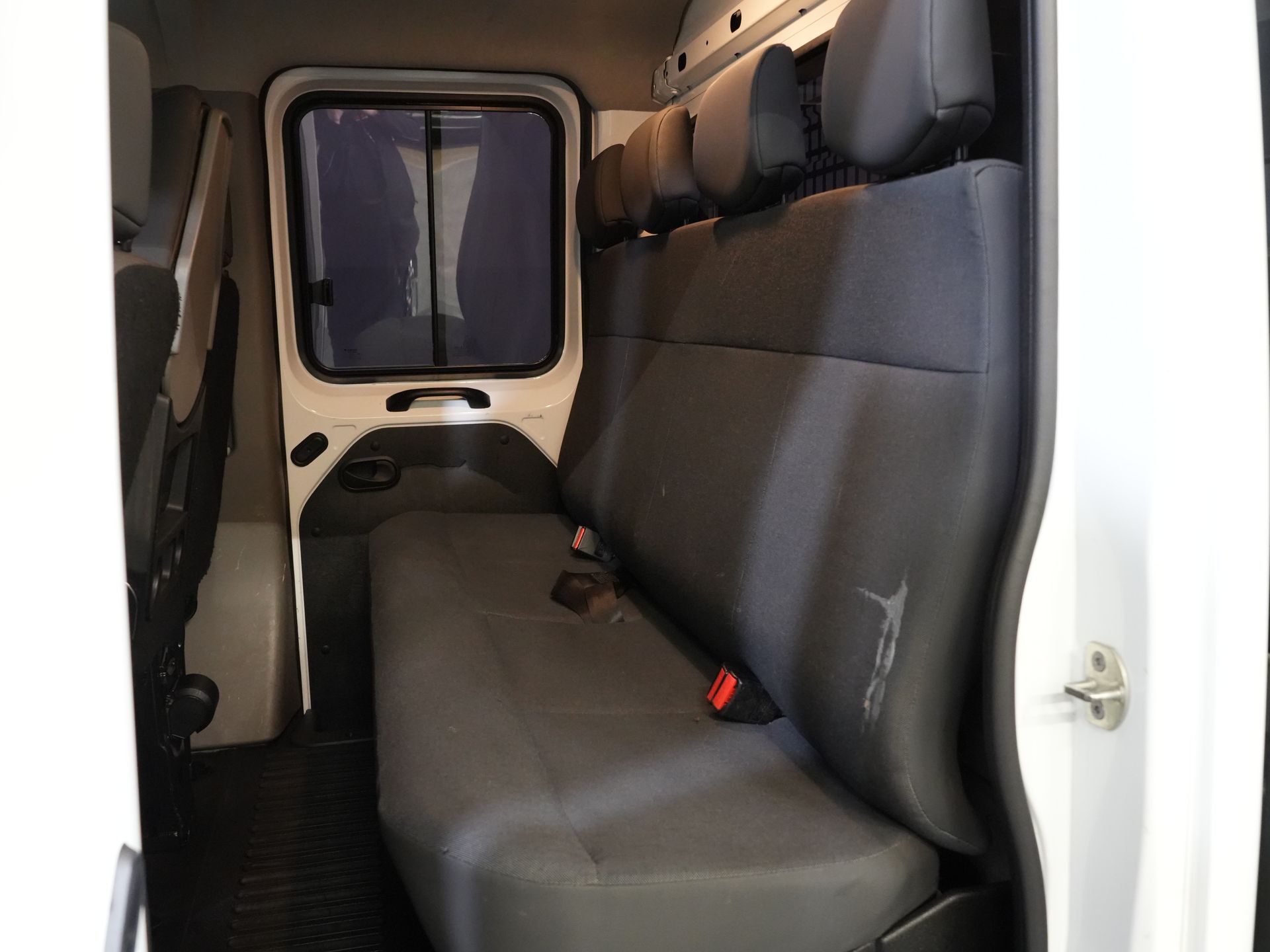 Renault Master Offener Laderaum 2.3 dCi 150 PS DC Doppelkabine Offener Laderaum/ 7 Pers./ 2.5t Trekverm./ Airco/ Abschlepphaken/ 242x204x40/ Pick-Up
