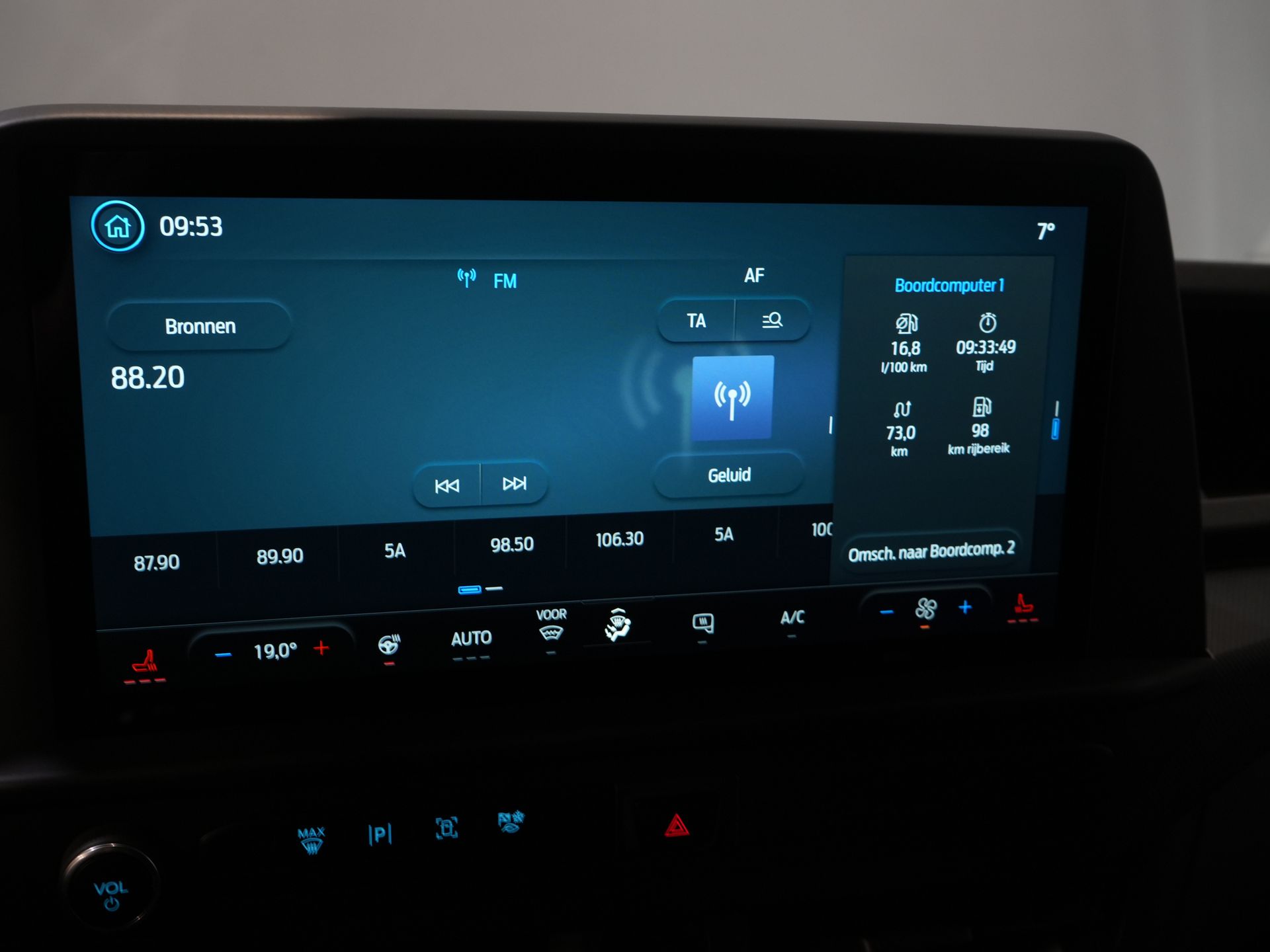 Ford Transit Custom Van 320 2.0 TDCI 136 KM L2 Trend Gwarancja 11-29'/ LED/ Stoelverwind/ Afn.Trekhaak/ Stuurverwind/ Carplay/ Kamera/ Klimat/ PDC/ LMV/ Cruis