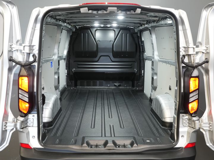 Ford Transit Custom Van 320 2.0 TDCI 136 KM L2 Trend Gwarancja 11-29'/ LED/ Stoelverwind/ Afn.Trekhaak/ Stuurverwind/ Carplay/ Kamera/ Klimat/ PDC/ LMV/ Cruis