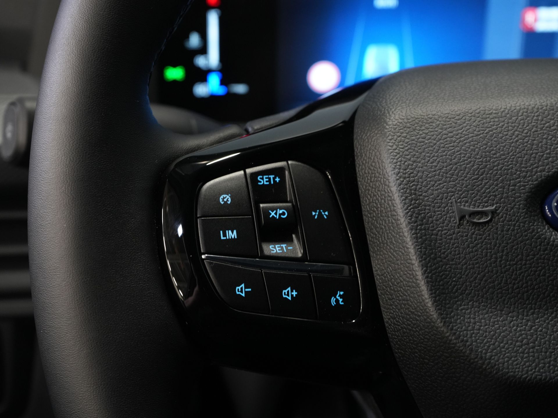 Ford Transit Custom Vans 320 2.0 TDCI 136 CV L2 Trend Garantía 11-29'/ LED/ Spoiler/ Front lip/ Sidebars/ Stoelverwiler/ Afn.Trekhaak/ Stuurverwil/ Carplay/ Cam