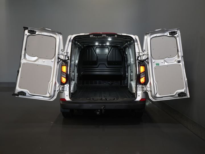 Ford Transit Custom Vans 320 2.0 TDCI 136 CV L2 Trend Garantía 11-29'/ LED/ Spoiler/ Front lip/ Sidebars/ Stoelverwiler/ Afn.Trekhaak/ Stuurverwil/ Carplay/ Cam