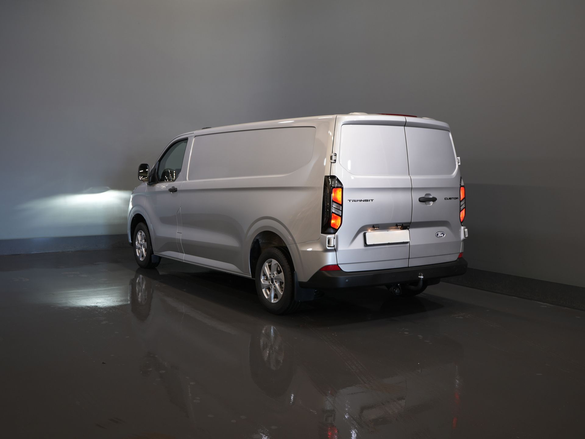 Ford Transit Custom Van 320 2.0 TDCI 136 KM L2 Trend Gwarancja 11-29'/ LED/ Stoelverwind/ Afn.Trekhaak/ Stuurverwind/ Carplay/ Kamera/ Klimat/ PDC/ LMV/ Cruis