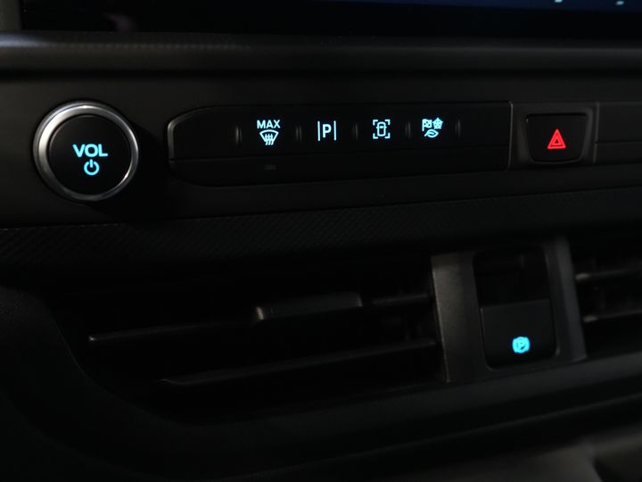 Ford Transit Custom Vans 320 2.0 TDCI 136 CV L2 Trend Garantía 11-29'/ LED/ Spoiler/ Front lip/ Sidebars/ Stoelverwiler/ Afn.Trekhaak/ Stuurverwil/ Carplay/ Cam