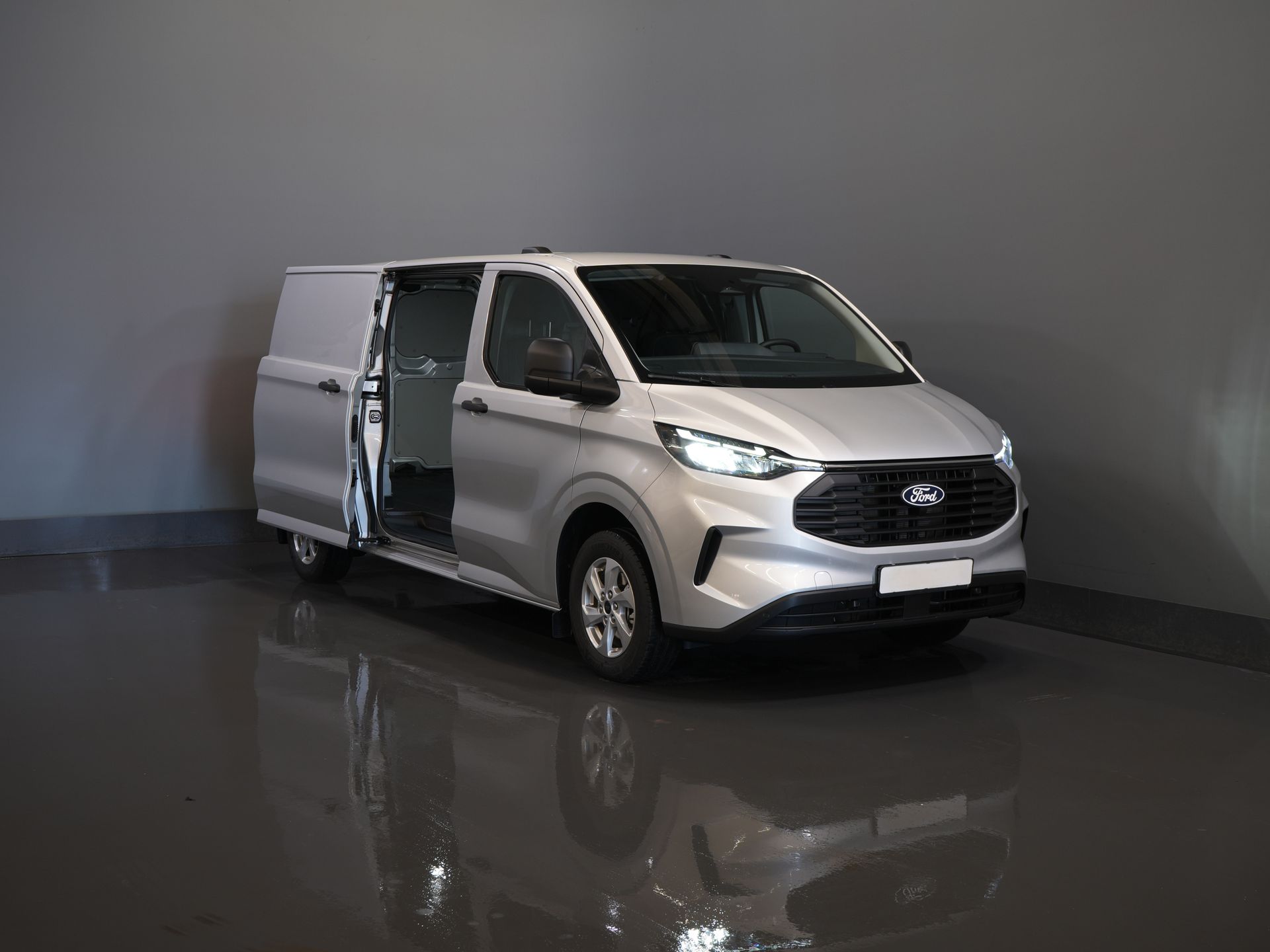 Ford Transit Custom Van 320 2.0 TDCI 136 KM L2 Trend Gwarancja 11-29'/ LED/ Stoelverwind/ Afn.Trekhaak/ Stuurverwind/ Carplay/ Kamera/ Klimat/ PDC/ LMV/ Cruis