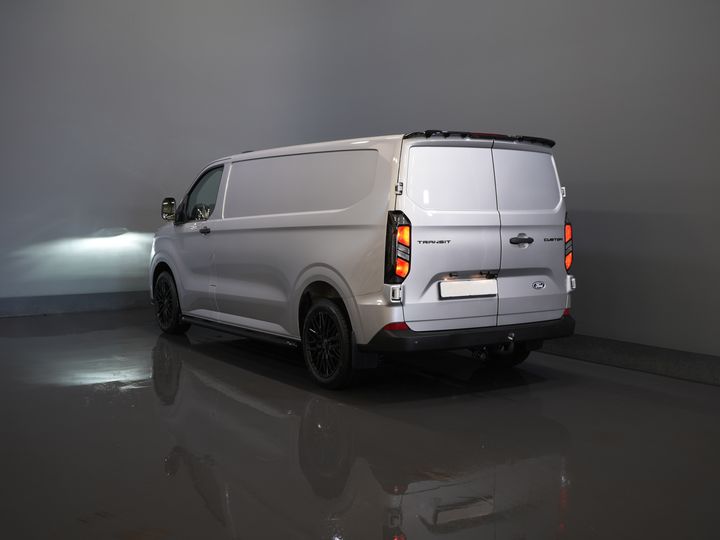 Ford Transit Custom Vans 320 2.0 TDCI 136 CV L2 Trend Garantía 11-29'/ LED/ Spoiler/ Front lip/ Sidebars/ Stoelverwiler/ Afn.Trekhaak/ Stuurverwil/ Carplay/ Cam