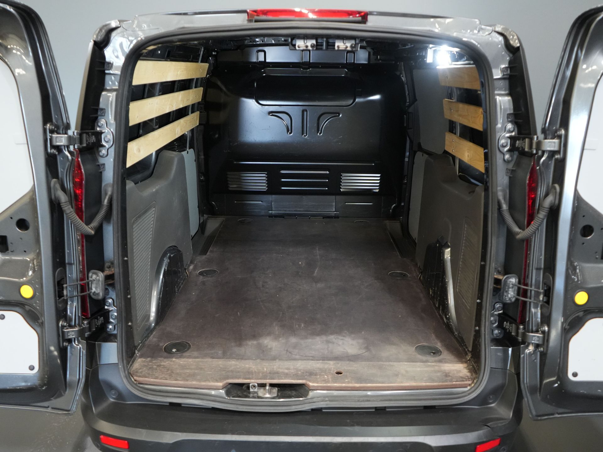 Ford Transit Connect Van 1.0 EcoBoost BENZINE L2 Trend BPM FREE! Ready2Go NL Car/ Carplay/ Airco/ Camera/ Cruise/ PDC