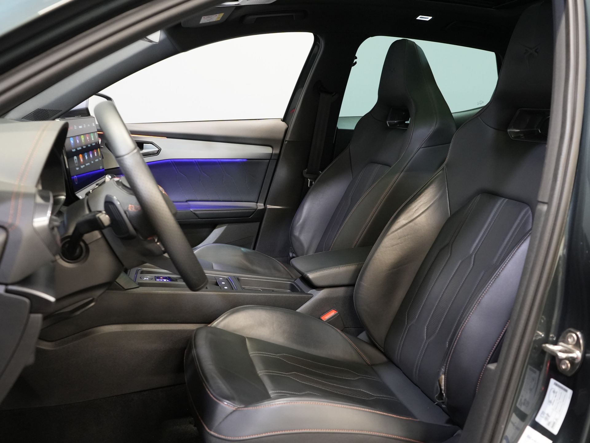 CUPRA Formentor SUV 1.4 e-Hybrid VZ Performance 245 CV (DEMO) Panorámica/ Cuero/ Matrix/ Control de crucero adaptativo/ Cierre eléctrico/ Memoria/ 19