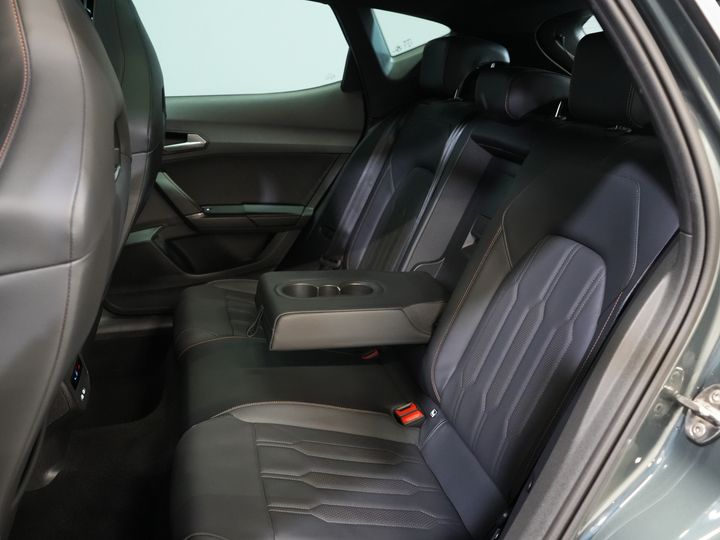 CUPRA Formentor SUV 1.4 e-Hybrid VZ Performance 245 CV (DEMO) Panorámica/ Cuero/ Matrix/ Control de crucero adaptativo/ Cierre eléctrico/ Memoria/ 19